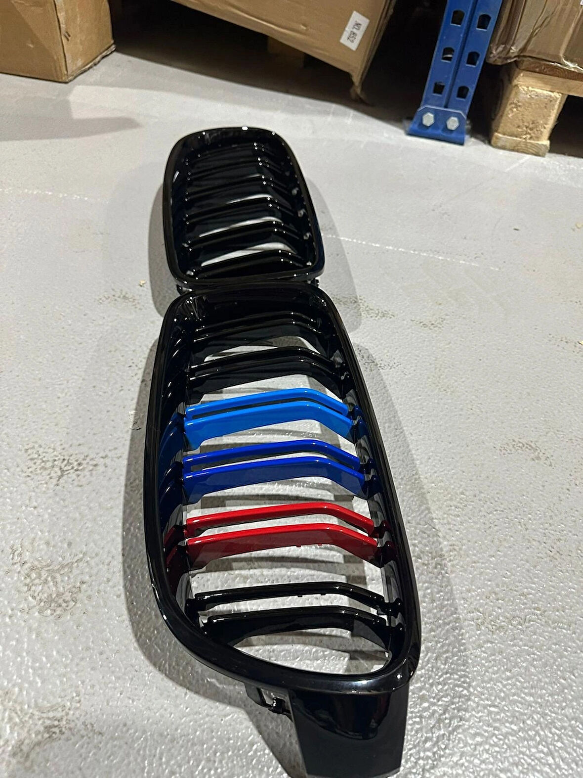 BMW 3 Serisi F30 Uyumlu M3 Ön Panjur Parlak Siyah M Renk Şeritli 2012-2018
