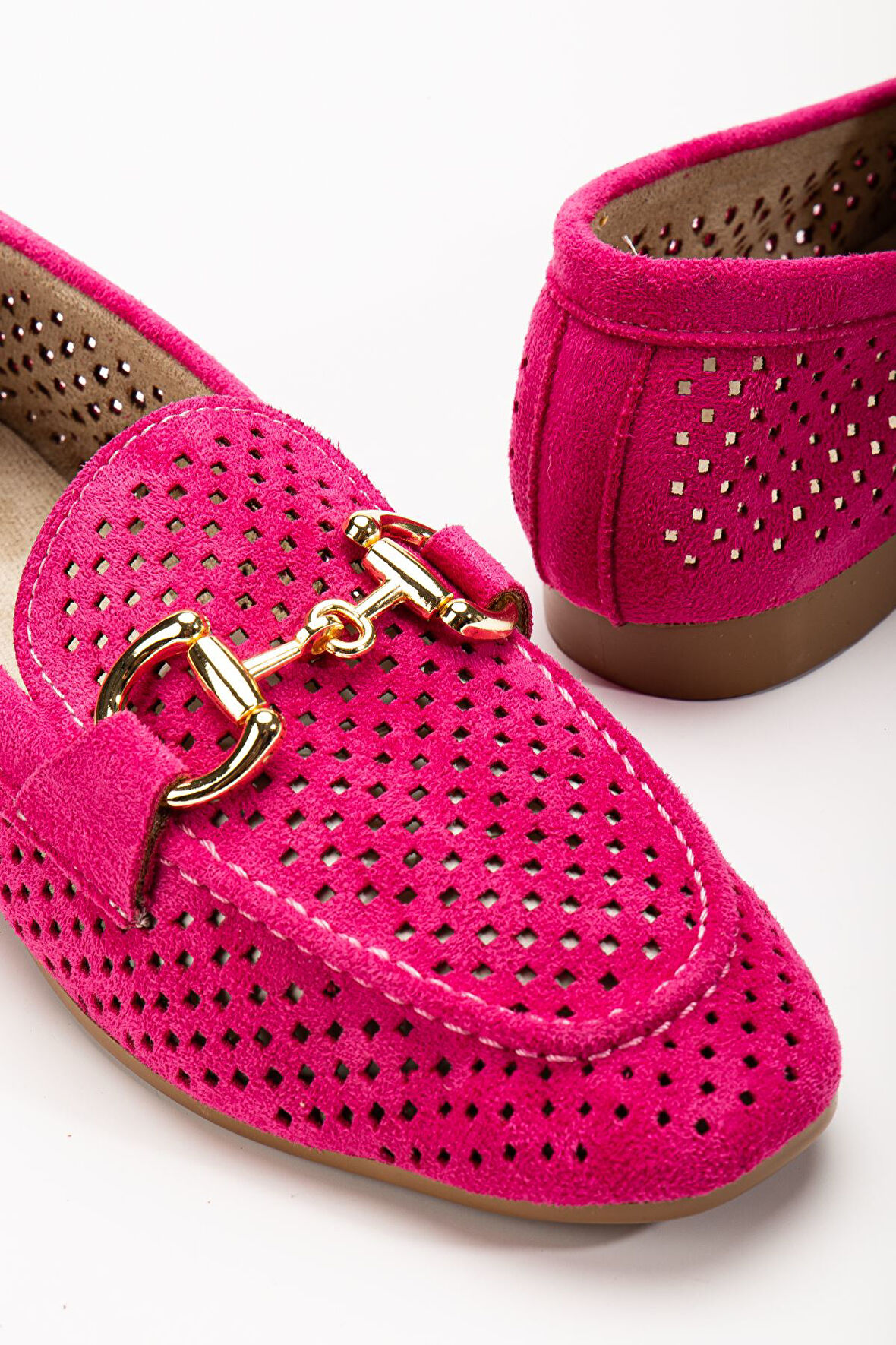 401 Fuşya Süet Delikli Günlük Kadın Babet