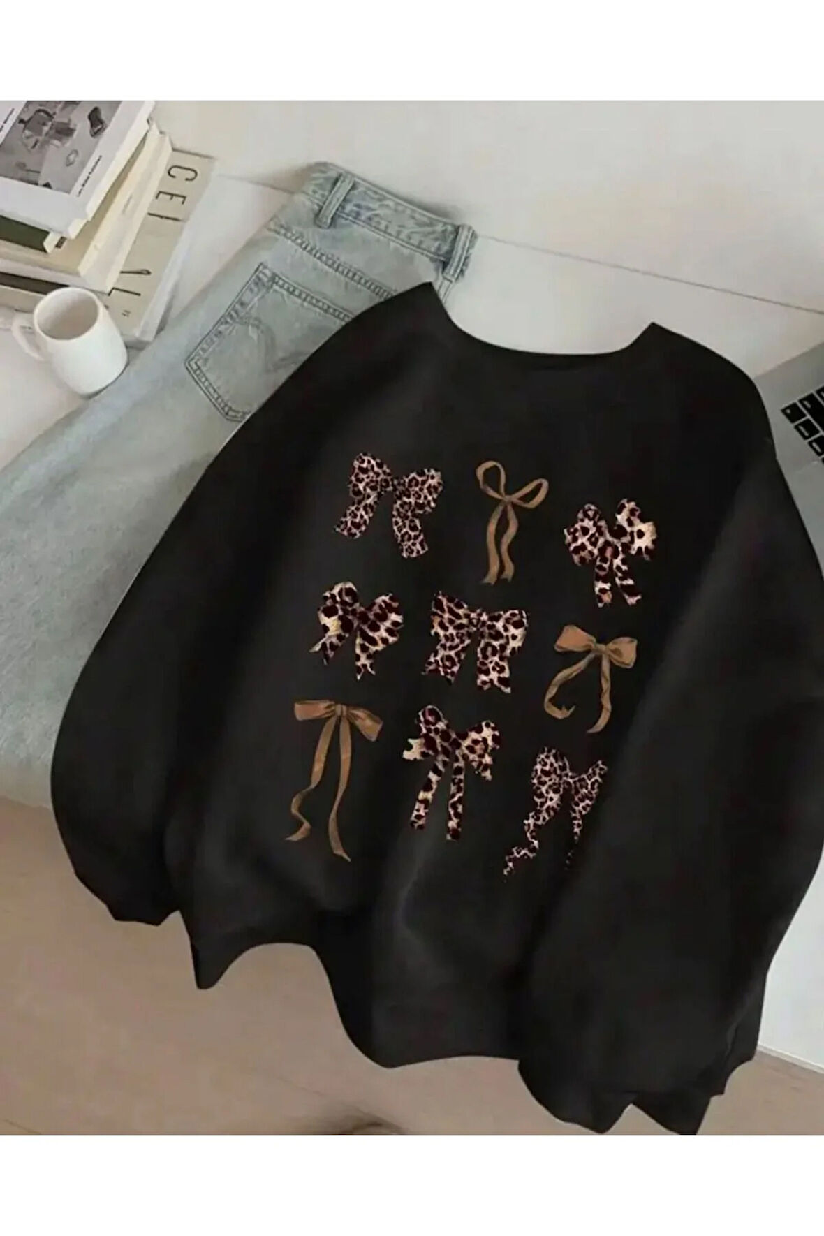 Kurdele Desen Detaylı Bisiklet Yaka İçi Polarlı Sweatshirt