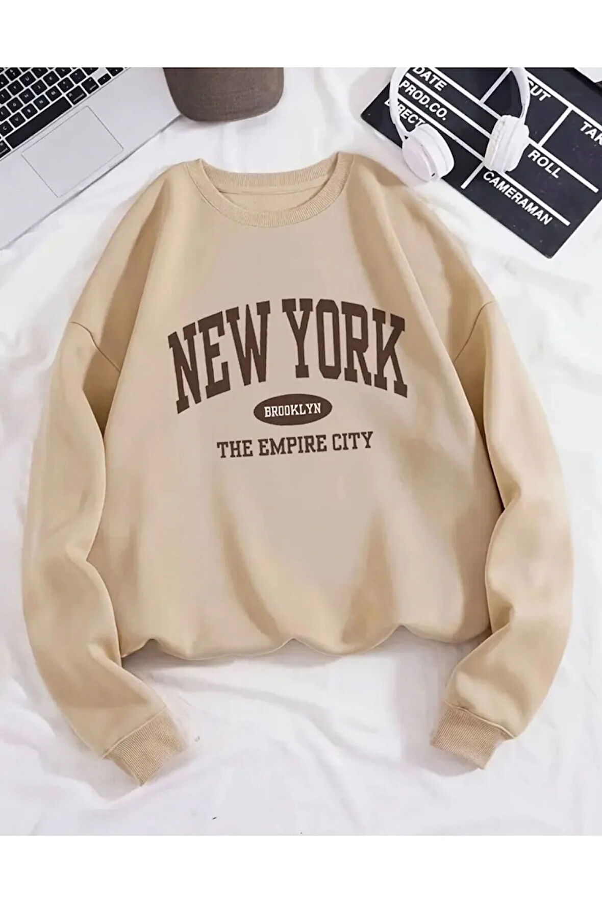 New York Desen Detaylı Bisiklet Yaka İçi Polarlı Sweatshirt