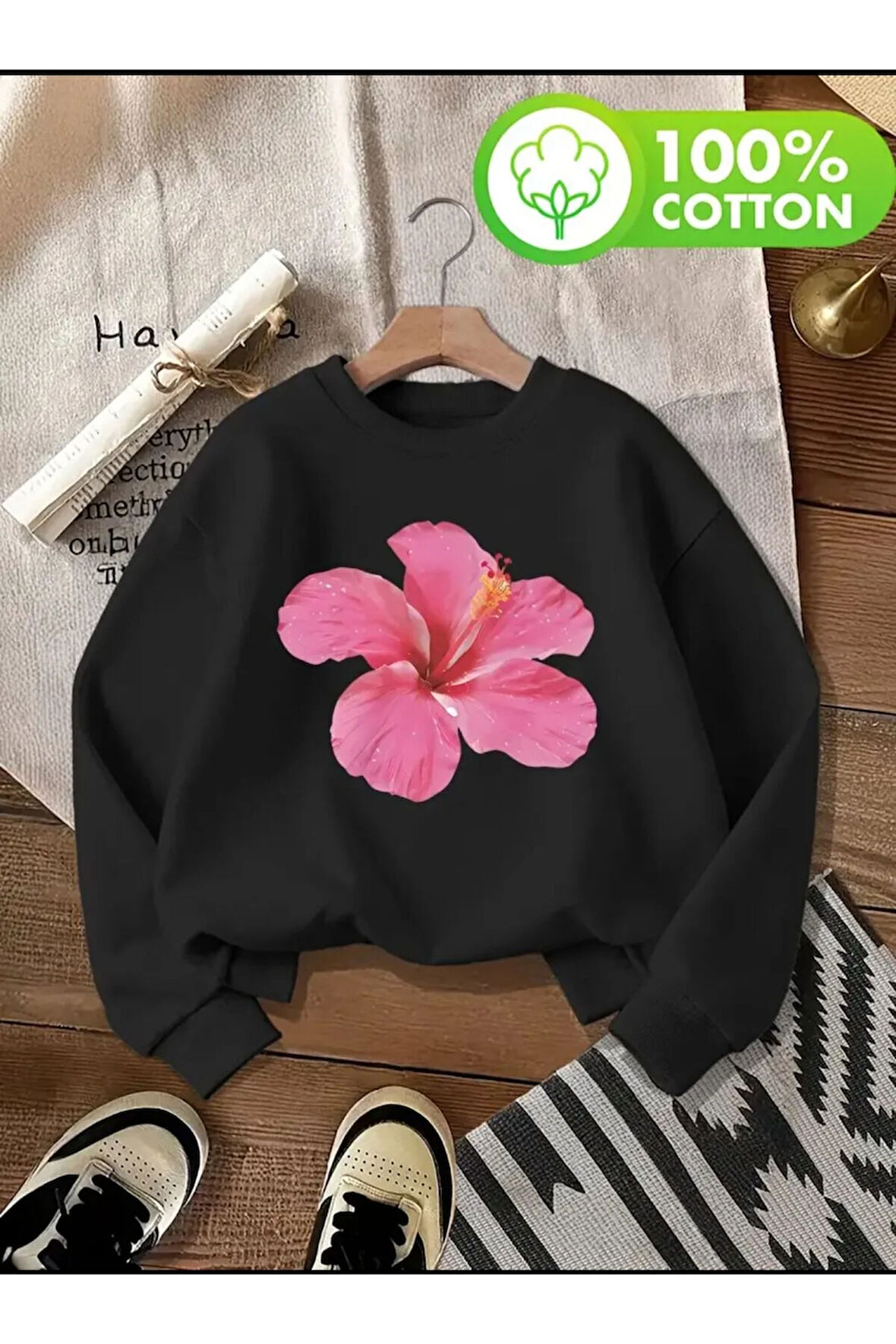 Pembe Çiçek Desen Detaylı Bisiklet Yaka İçi Polarlı Sweatshirt