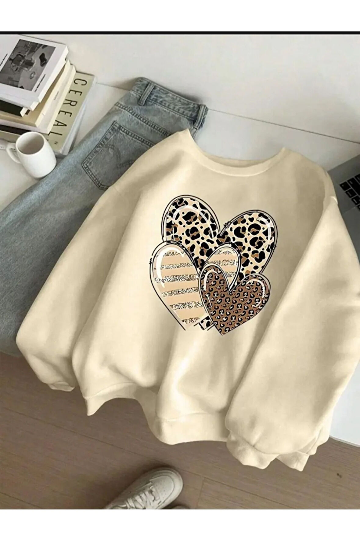 Kalp Desen Detaylı Bisiklet Yaka İçi Polarlı Sweatshirt