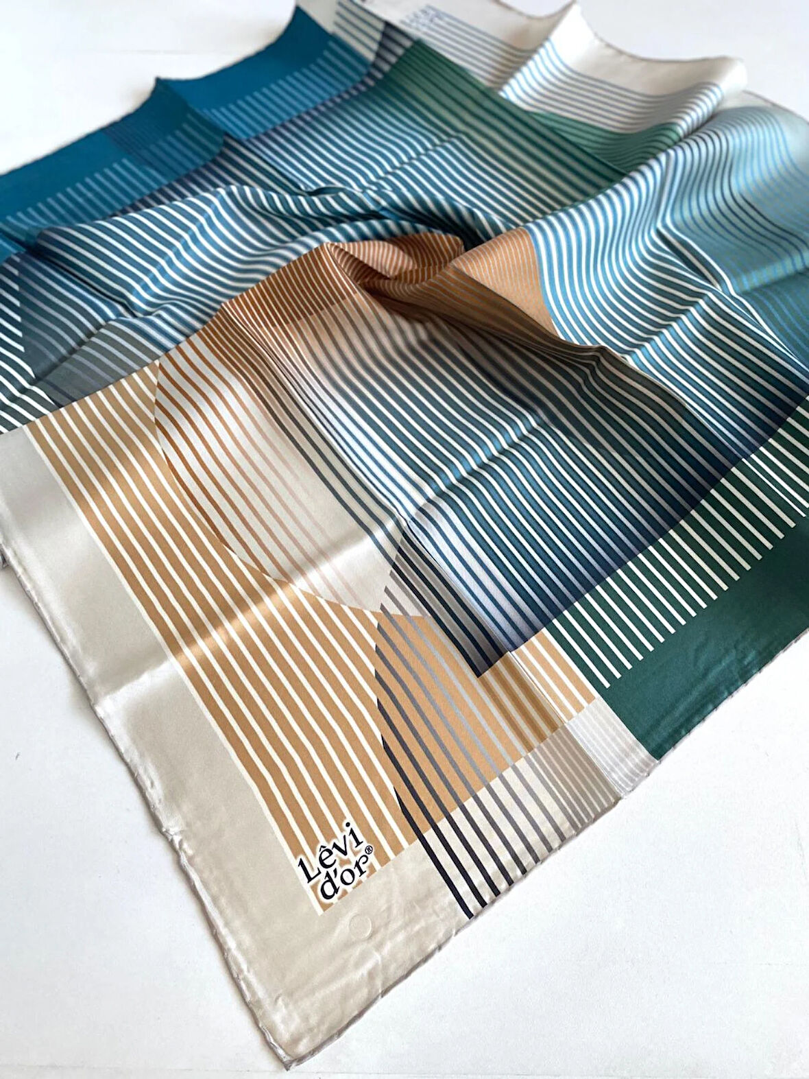 Levidor Tivil Saf İpek Eşarp 49273 Bej Karışık Desen