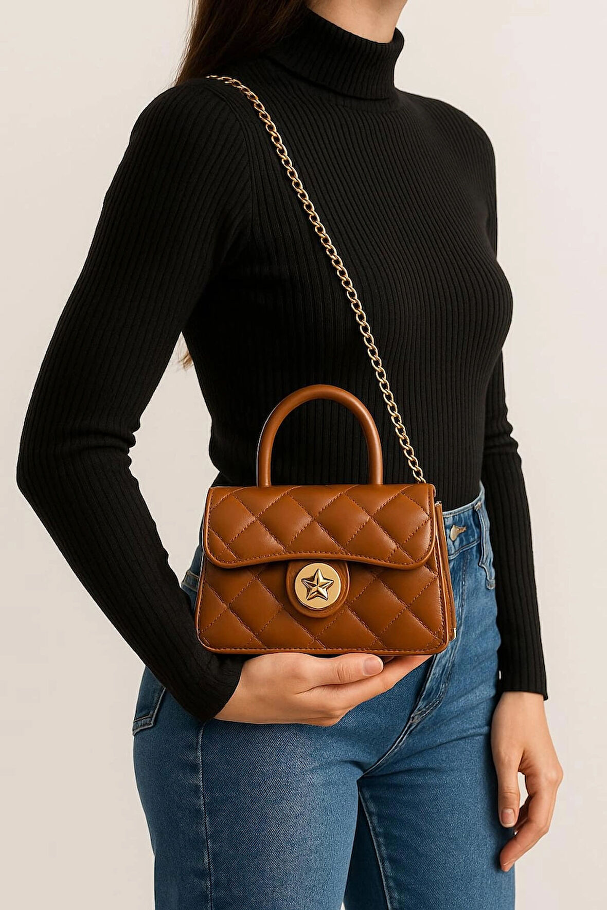 Kapitone Desenli Zincirli El ve Omuz Çantası