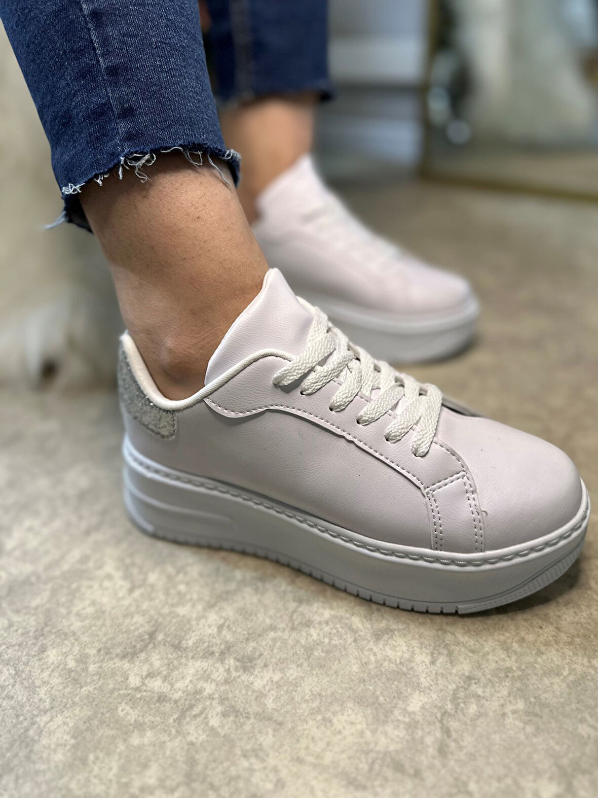 Günlük Kadın Sneaker Bağcıklı Hafif Kalın Yüksek Tabanlı Leopar Detaylı Yürüyüş Spor Ayakkabı 065