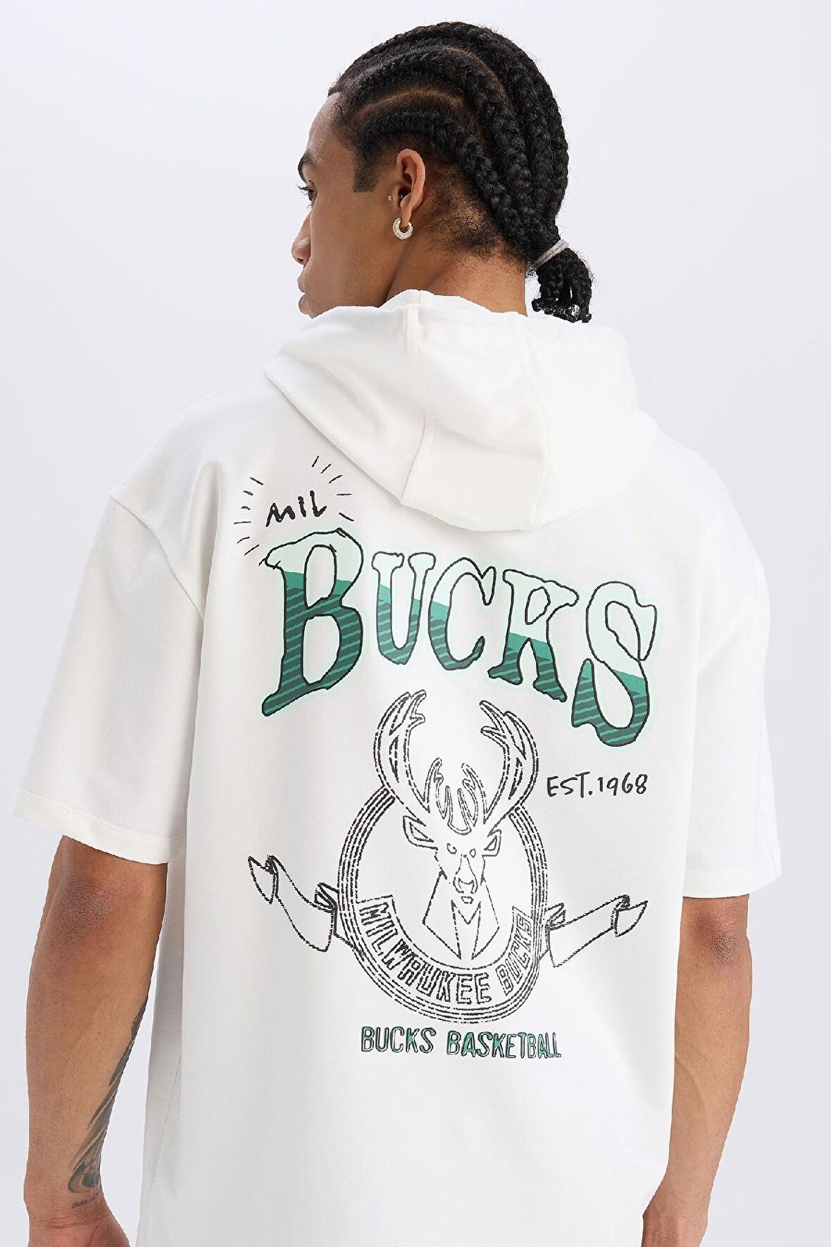 DeFactoFit NBA Milwaukee Bucks Oversize Geniş Kalıp Kapüşonlu Sırt Baskılı Kısa Kollu Tişört D6689AX25SPER105