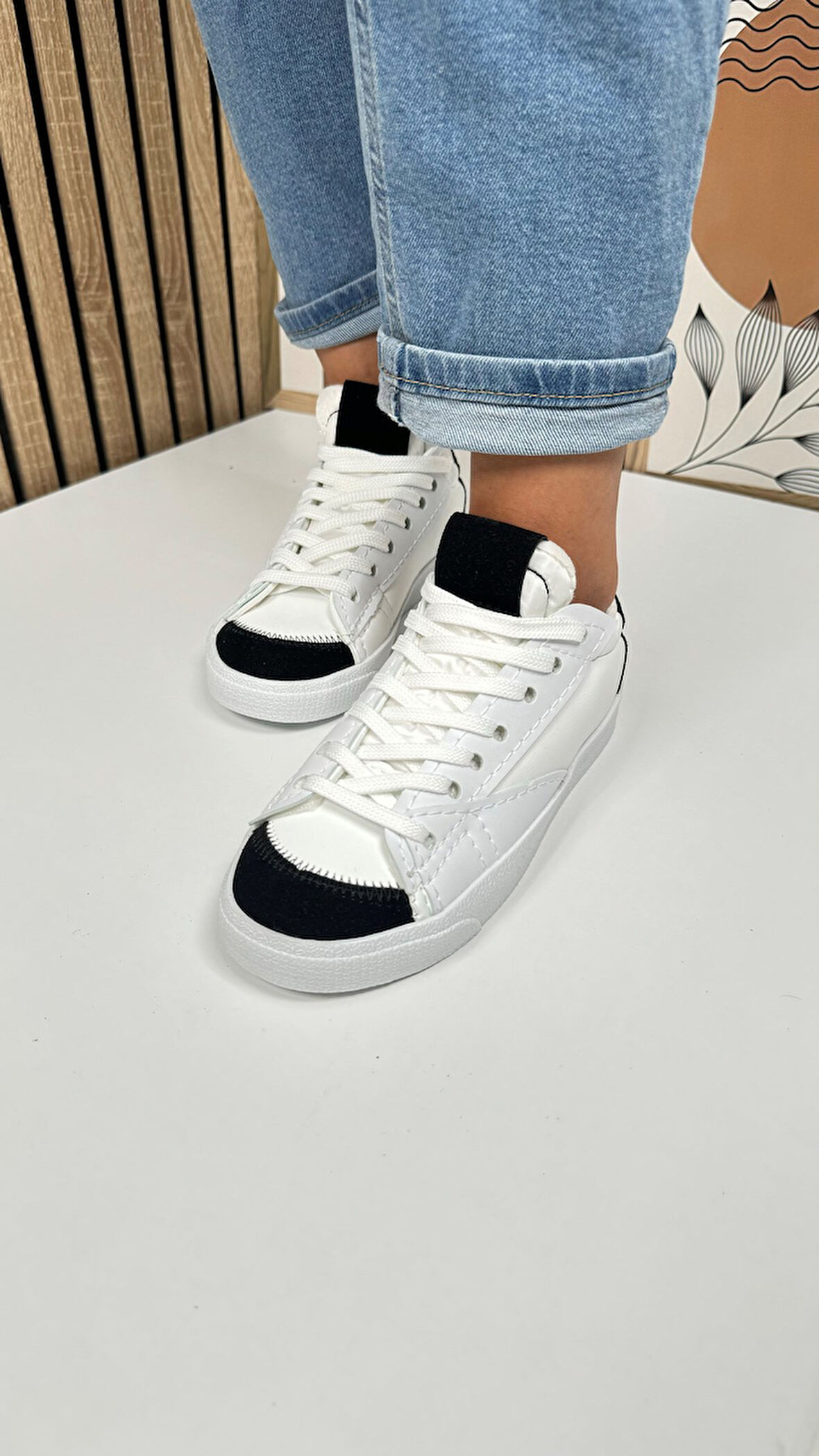 Günlük Kadın Sneaker Bağcıklı Tırtıklı Taban Süet Detaylı Yürüyüş Spor Ayakkabı 07