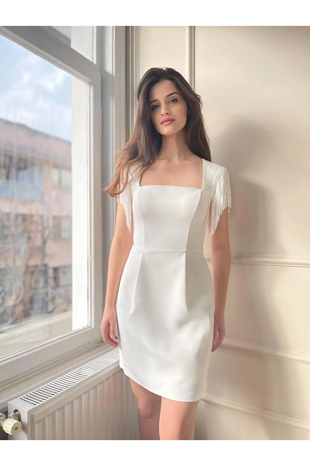 Kolları Payet Saçaklı Kare Yaka Mini Abiye Elbise