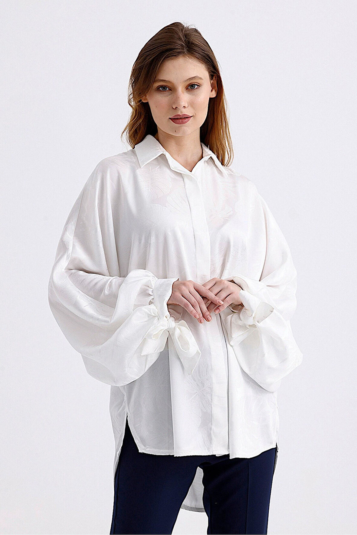 Manşeti Kurdeleli Desenli Yarasa Kol Uzun Saten Kadın Gömlek 1161