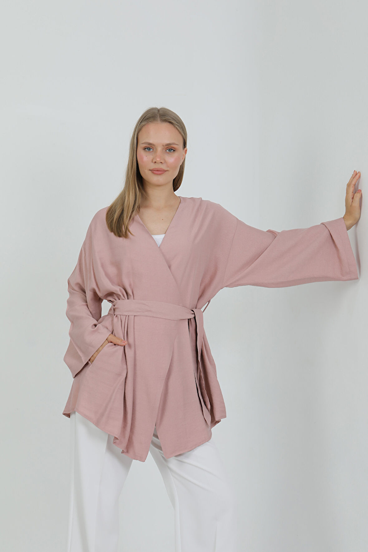 Doğal Viskon Kumaş Cepli Kemerli Kadın Kimono 1168 – Yakasız, Hafif, Dökümlü, Yazlık Model