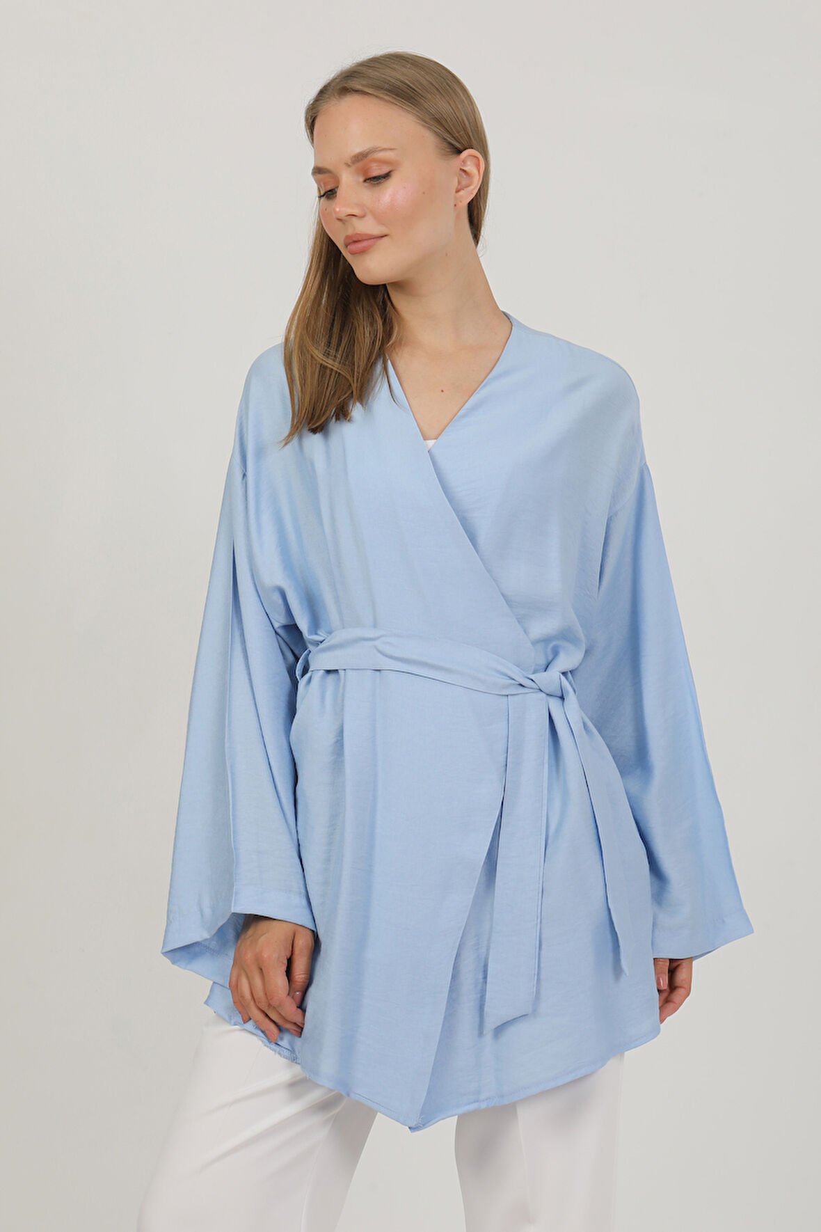Doğal Viskon Kumaş Cepli Kemerli Kadın Kimono 1168 – Yakasız, Hafif, Dökümlü, Yazlık Model