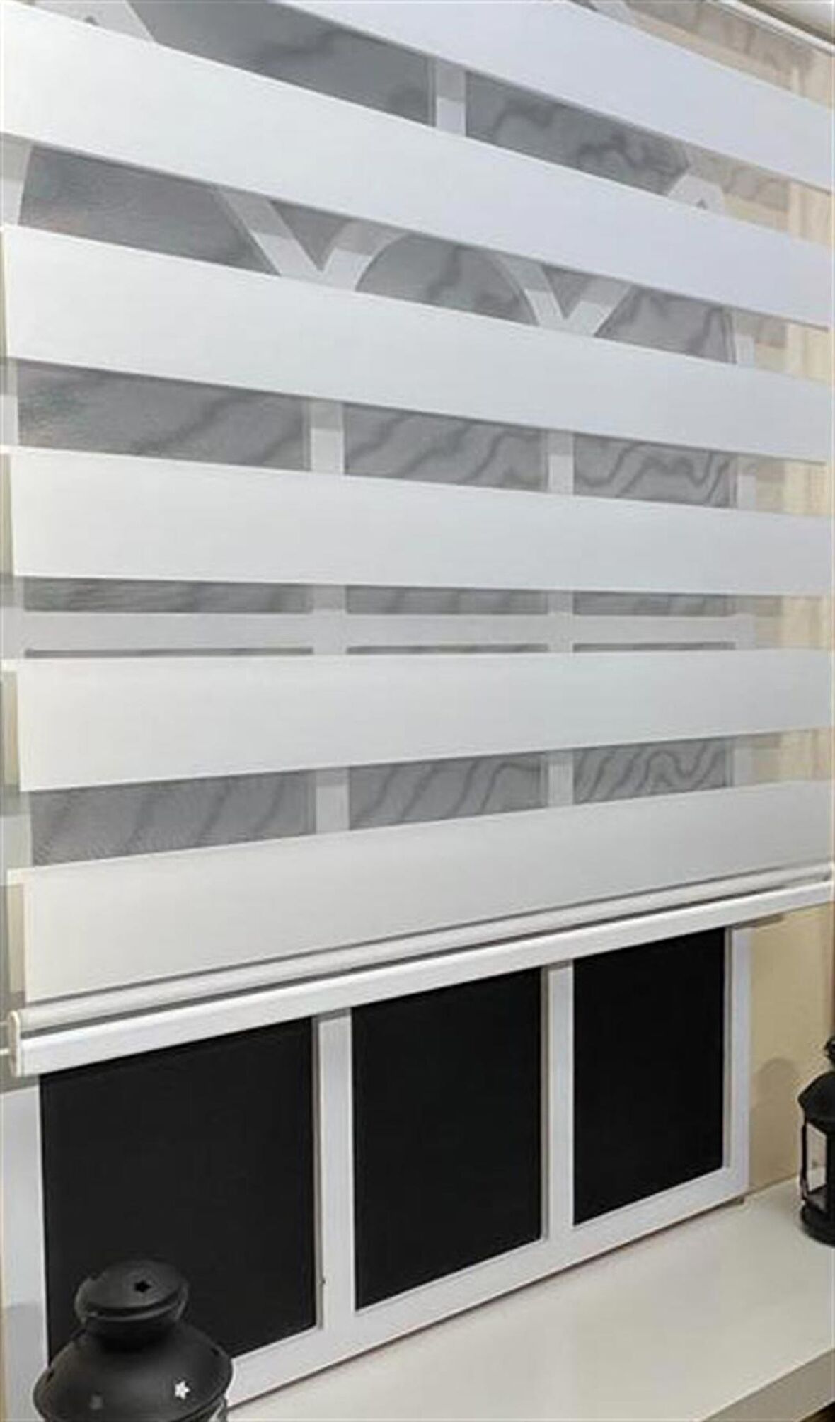 Zebra Stor Sert Plastik Kasalı Beyaz Perde STB 400V01-PD