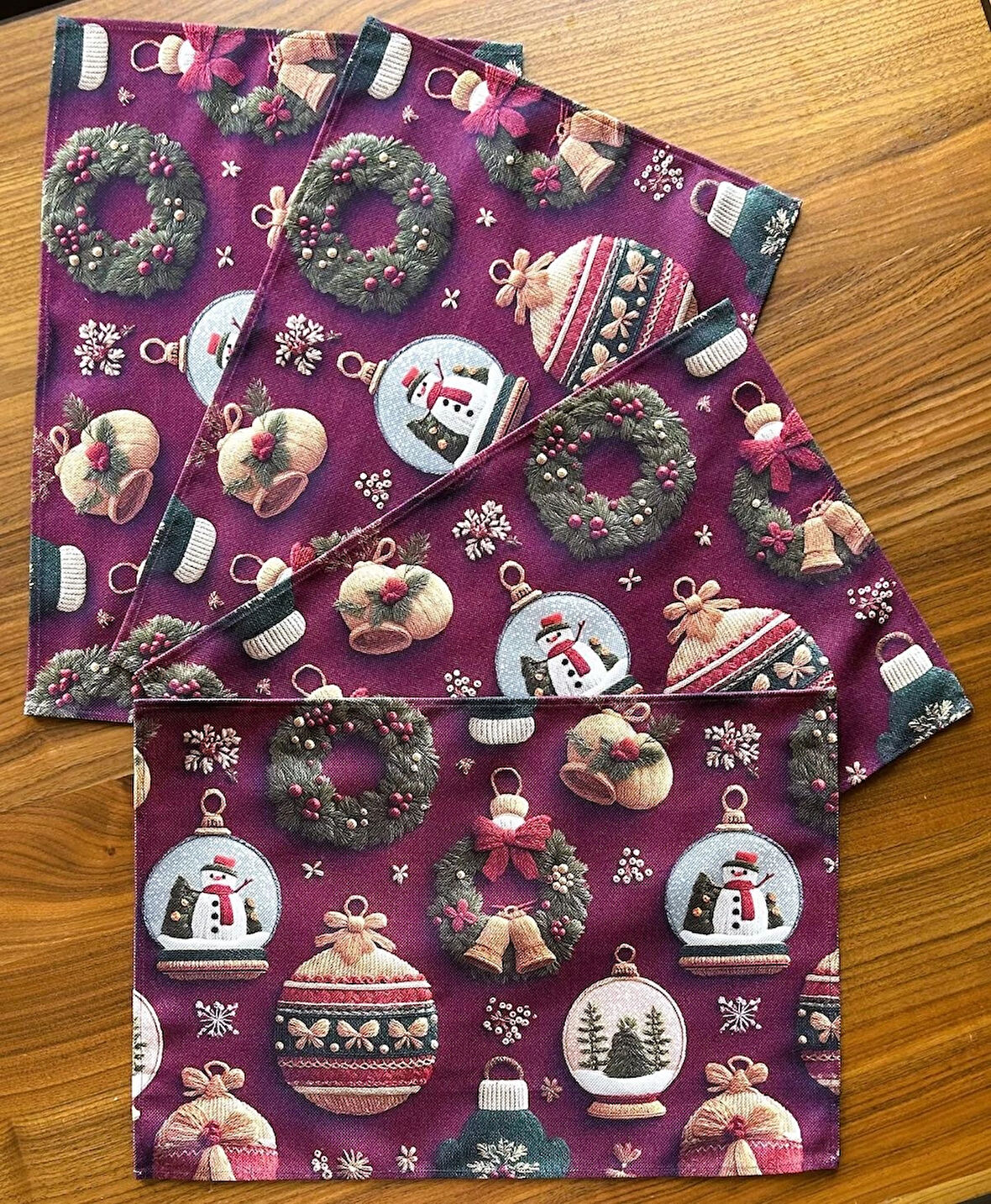 Ornament 3D Efektli Yılbaşı Süsleri Desenli Amerikan Servis/Supla 4'lü Set Bordo