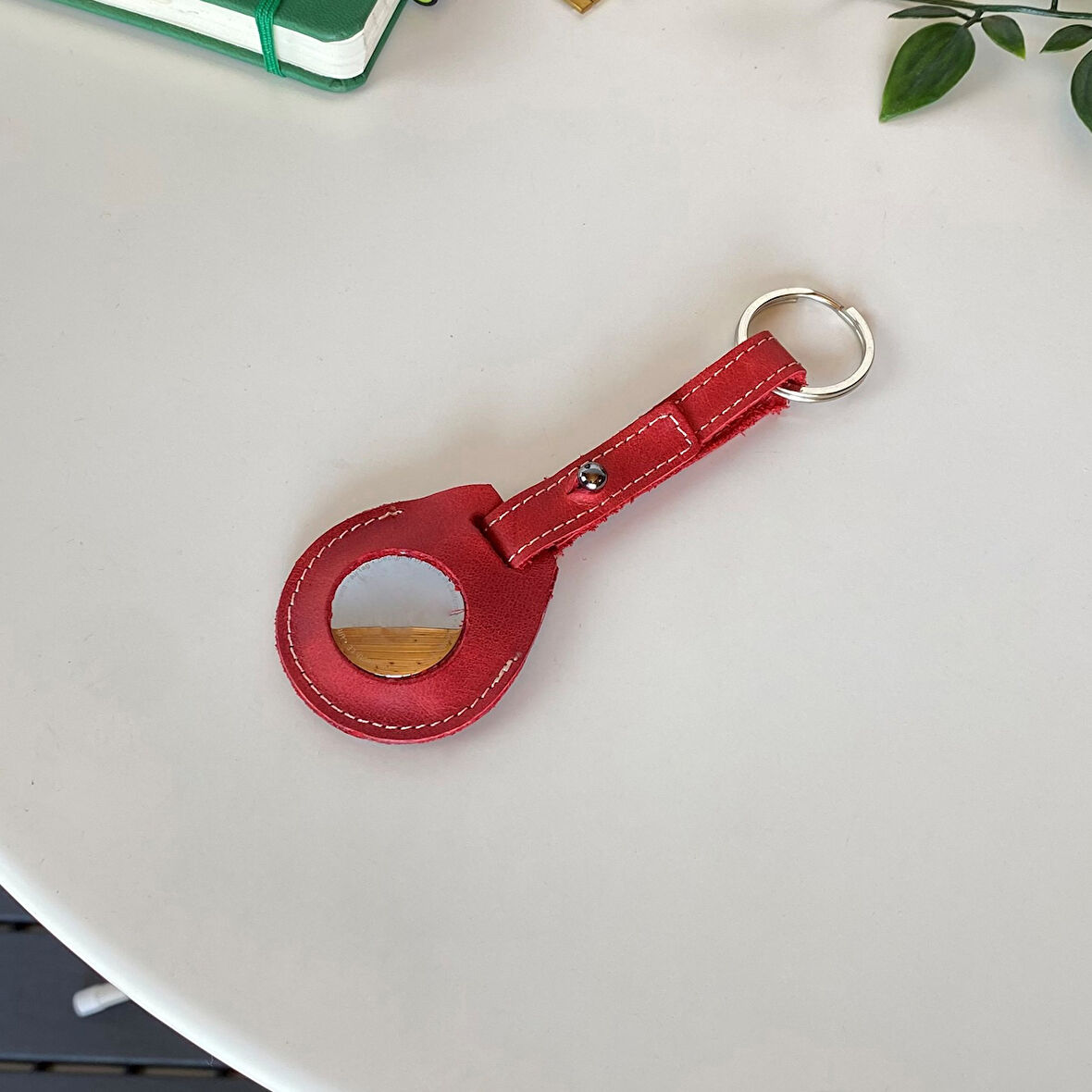 Modica Mendoza - Hakiki Deri El Yapımı Airtag Kılıfı Anahtarlık - Minimalist Tasarım