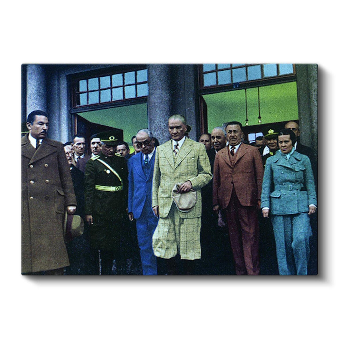 Atatürk ve Gençlik Temalı Etkileyici Kanvas Tablo

