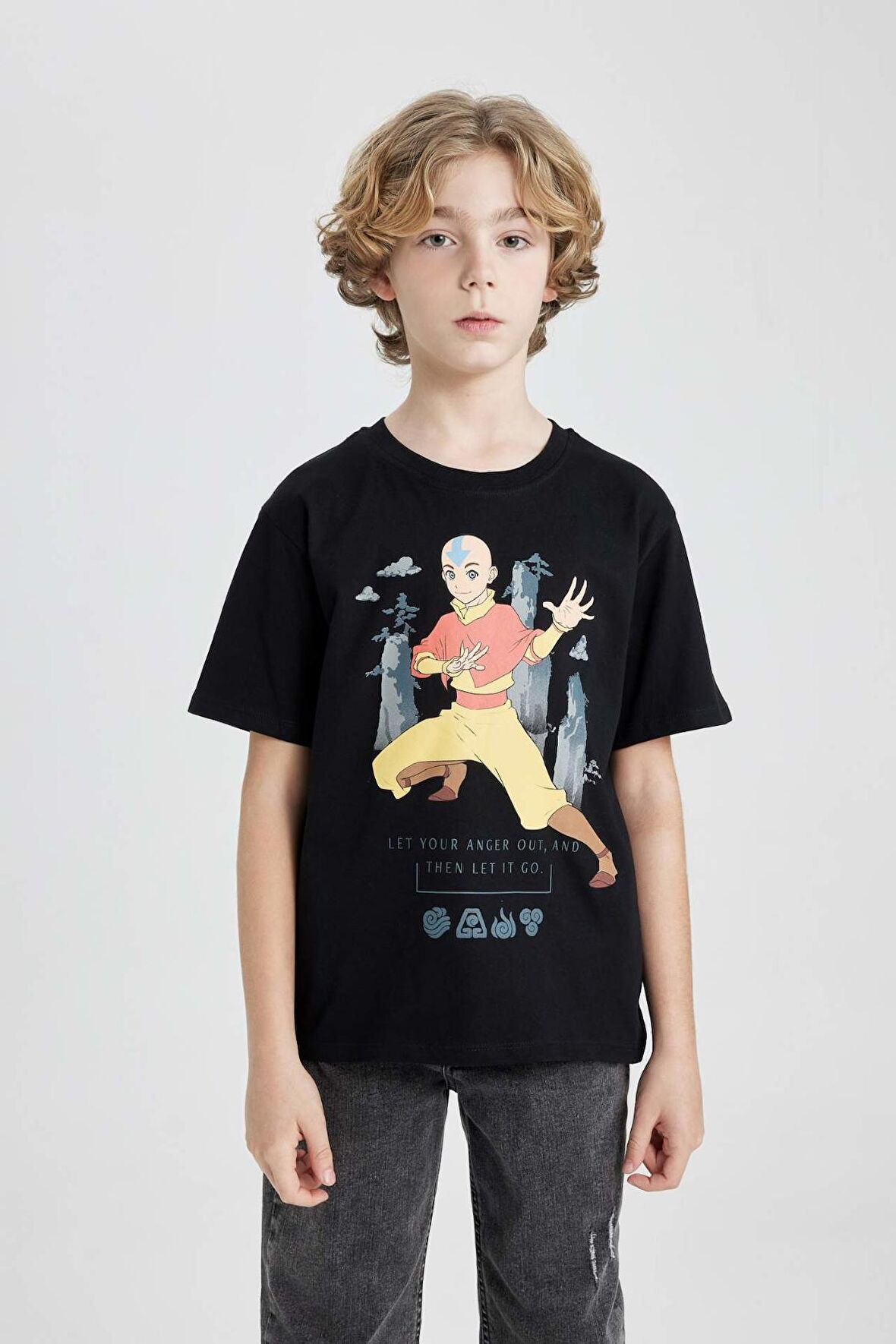 DeFacto Erkek Çocuk Avatar the Last Airbender Bisiklet Yaka Kısa Kollu Tişört C0381A824SMBK81