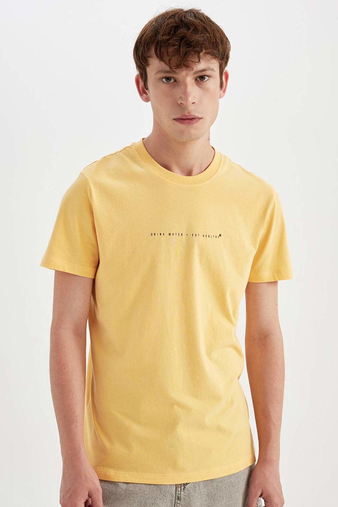 DeFacto %100 Pamuk Slim Fit Dar Kesim Bisiklet Yaka Baskılı Kısa Kollu Tişört C2077AX24AUYL170