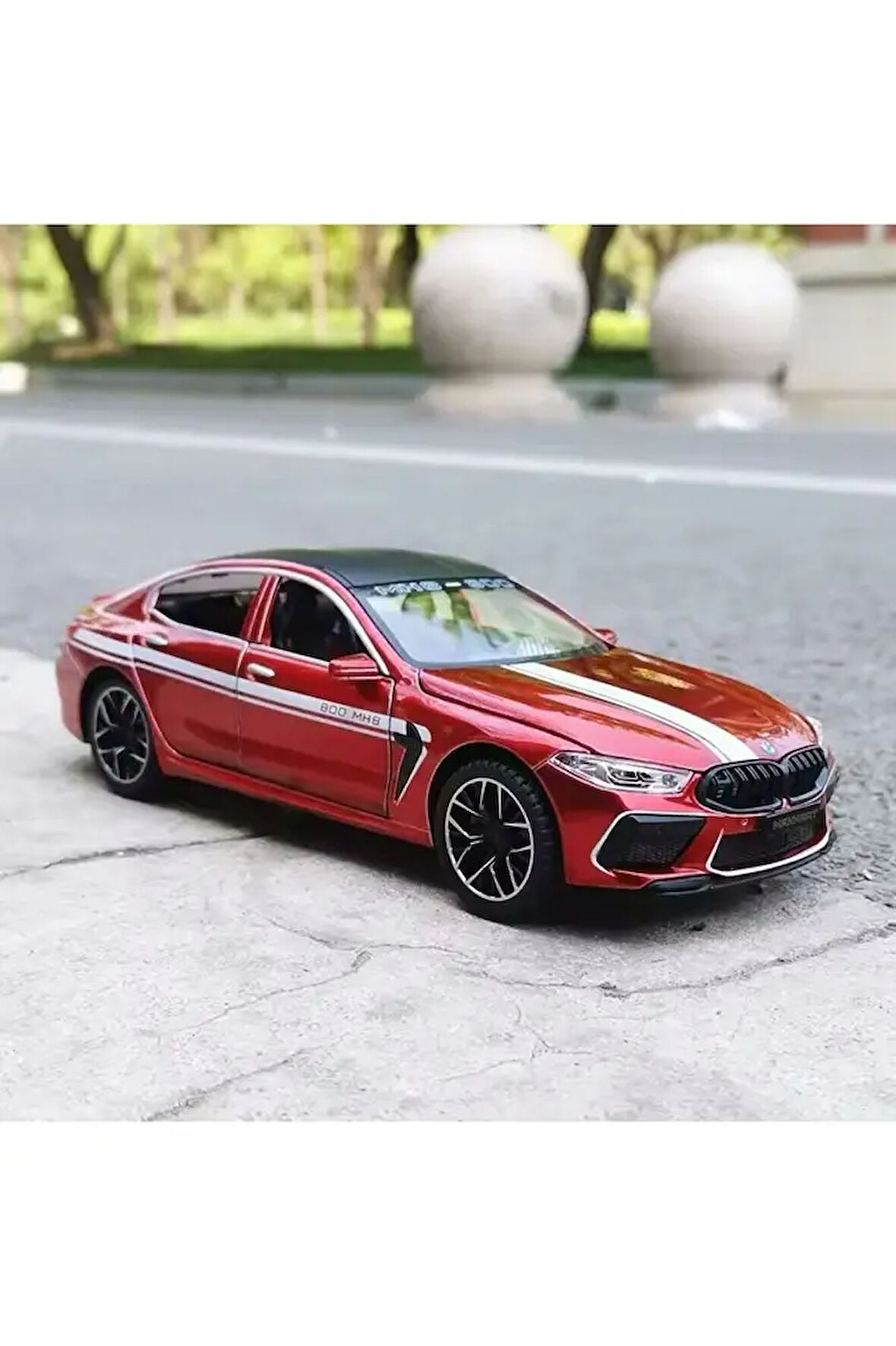 1:24 Bmw M8 Diecast Araba Kapılar Bagaj Kaput Açılır Bmw M8 MANHART