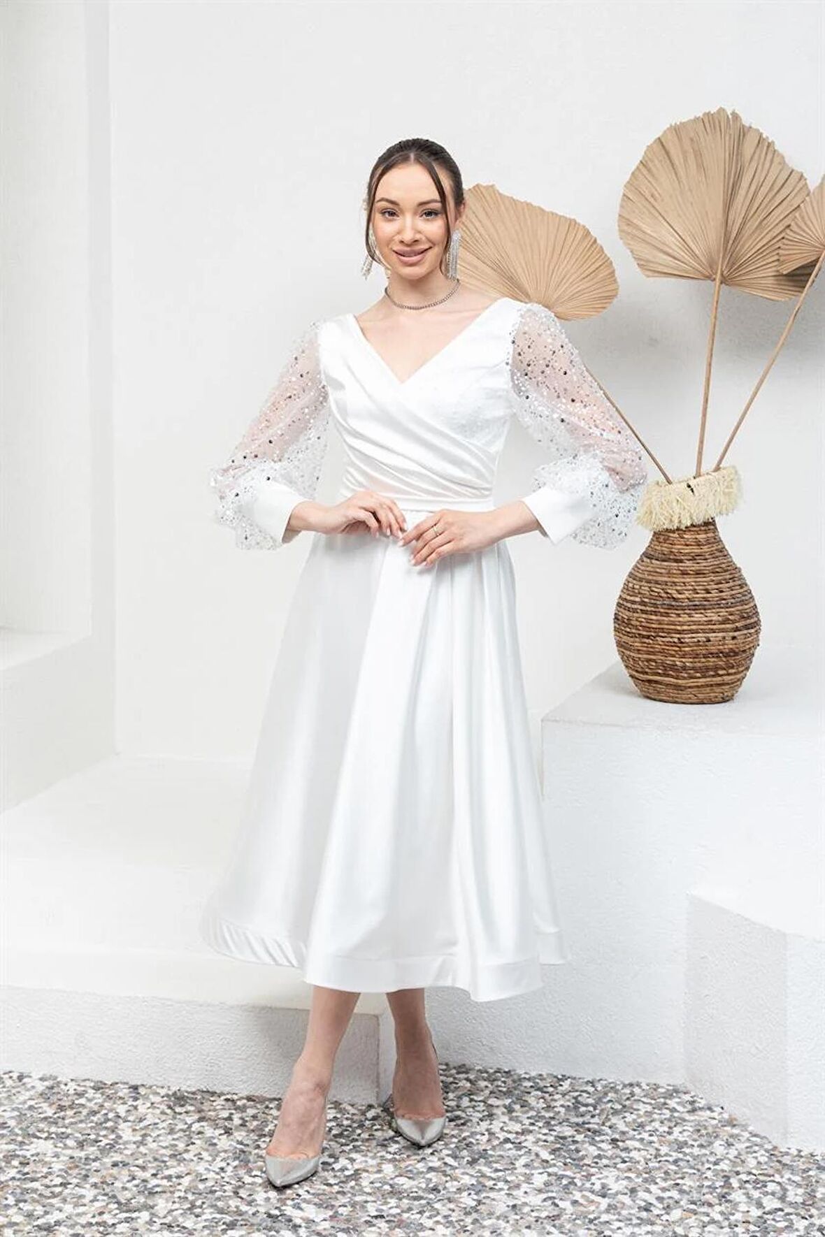 Beyaz Kolu Pullu Midi Abiye Elbise