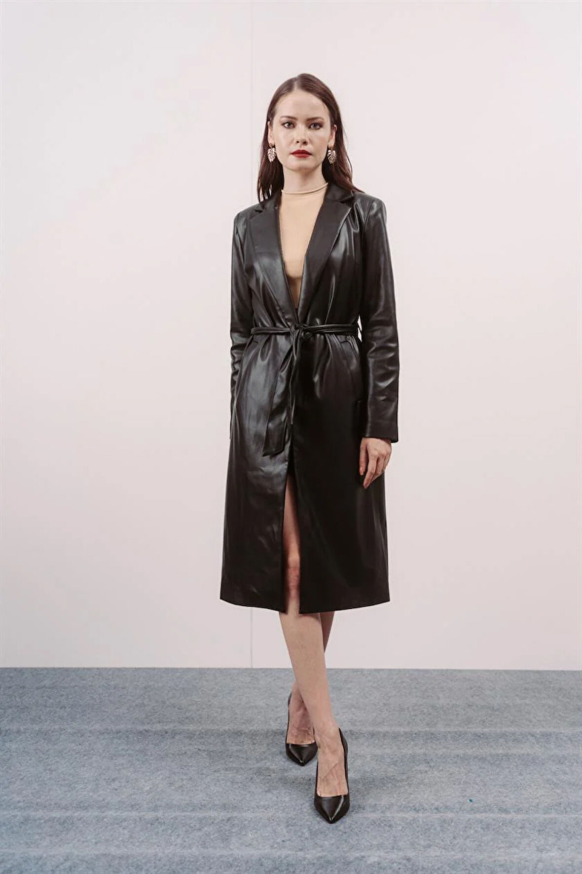 Siyah Kemerli Deri Trençkot