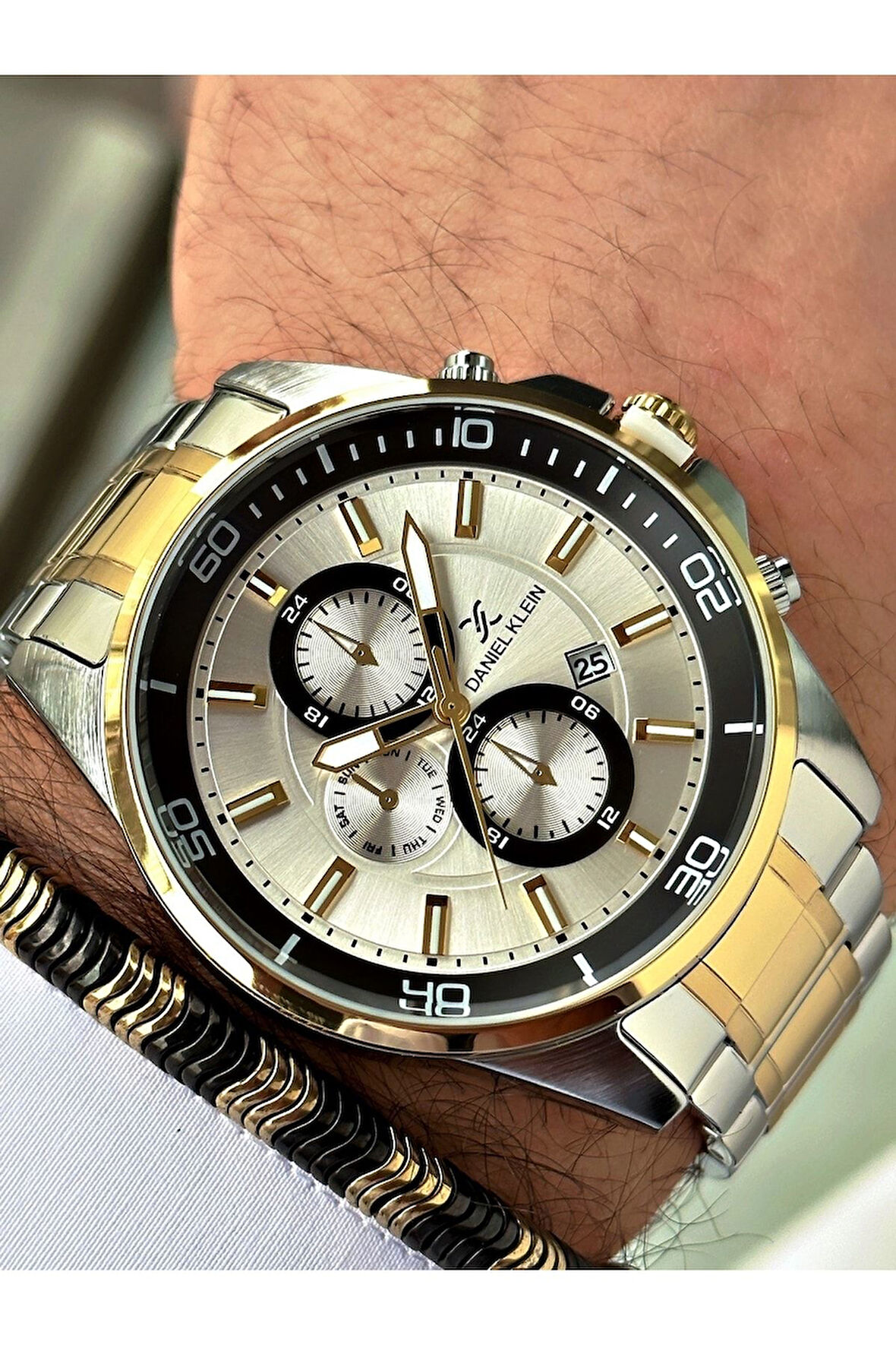 Çelik Kordonlu Takvimli Erkek Kol Saati - Hematit Taş Özel Bileklik Hediye