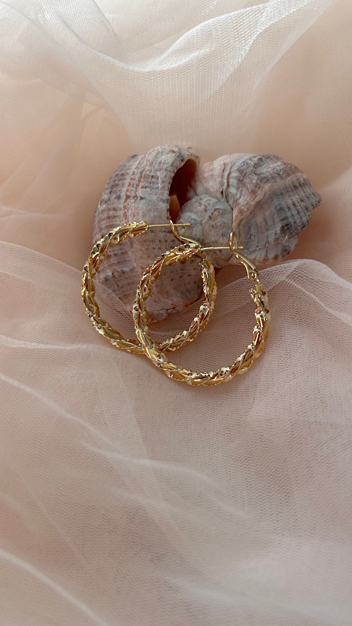 14 K kararmaz halka küpe