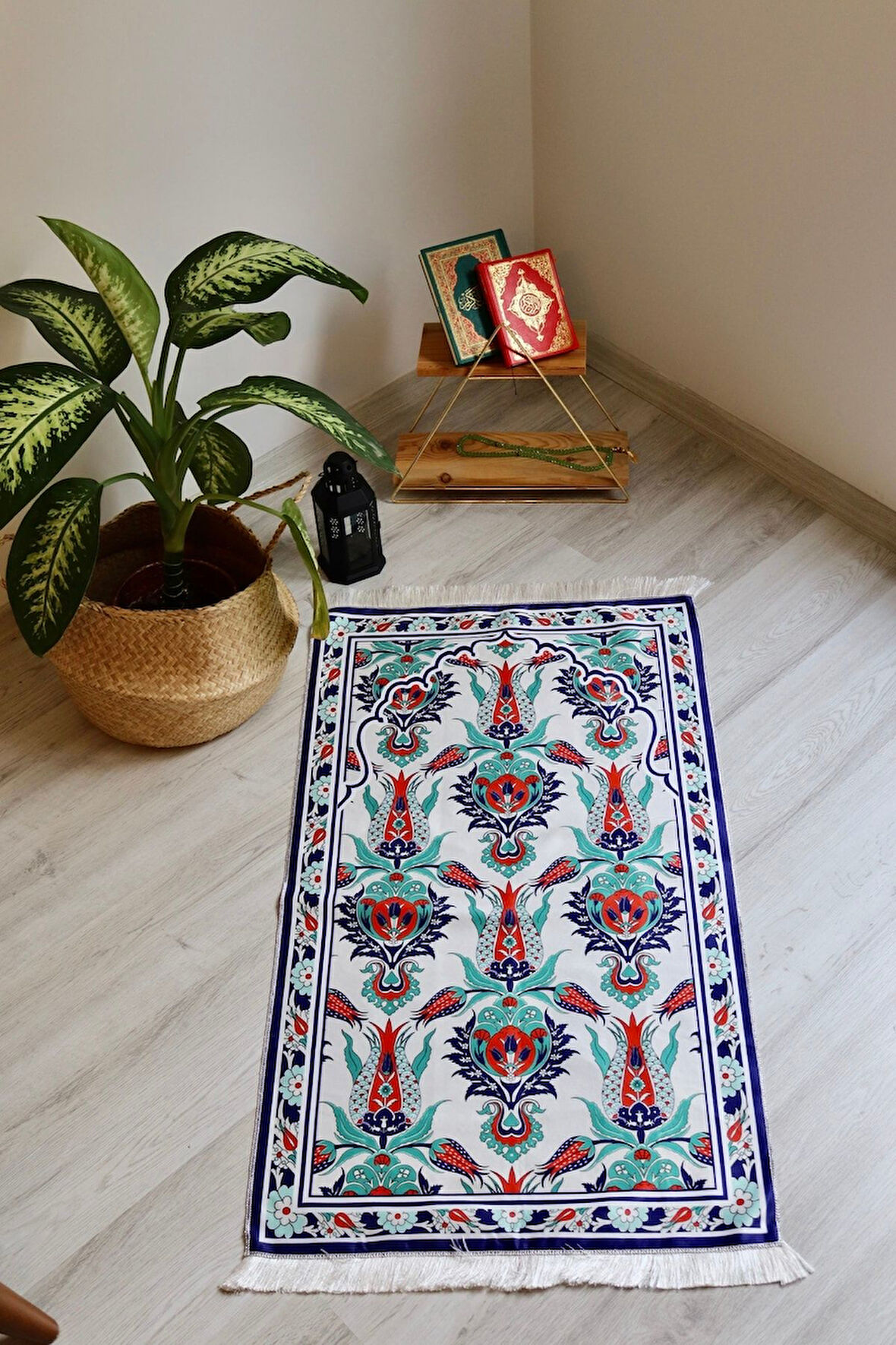 Beyaz Renkli Ipeksi Keseli Seccade Seti S1001 Beyaz