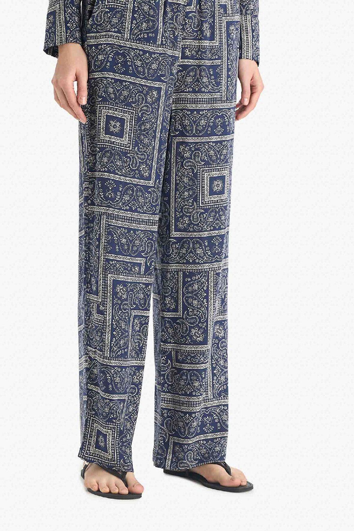 DeFacto Regular Fit Şal Desenli Viskon Plaj Pantolonu-Fall in Love C3159AX25SPNV241