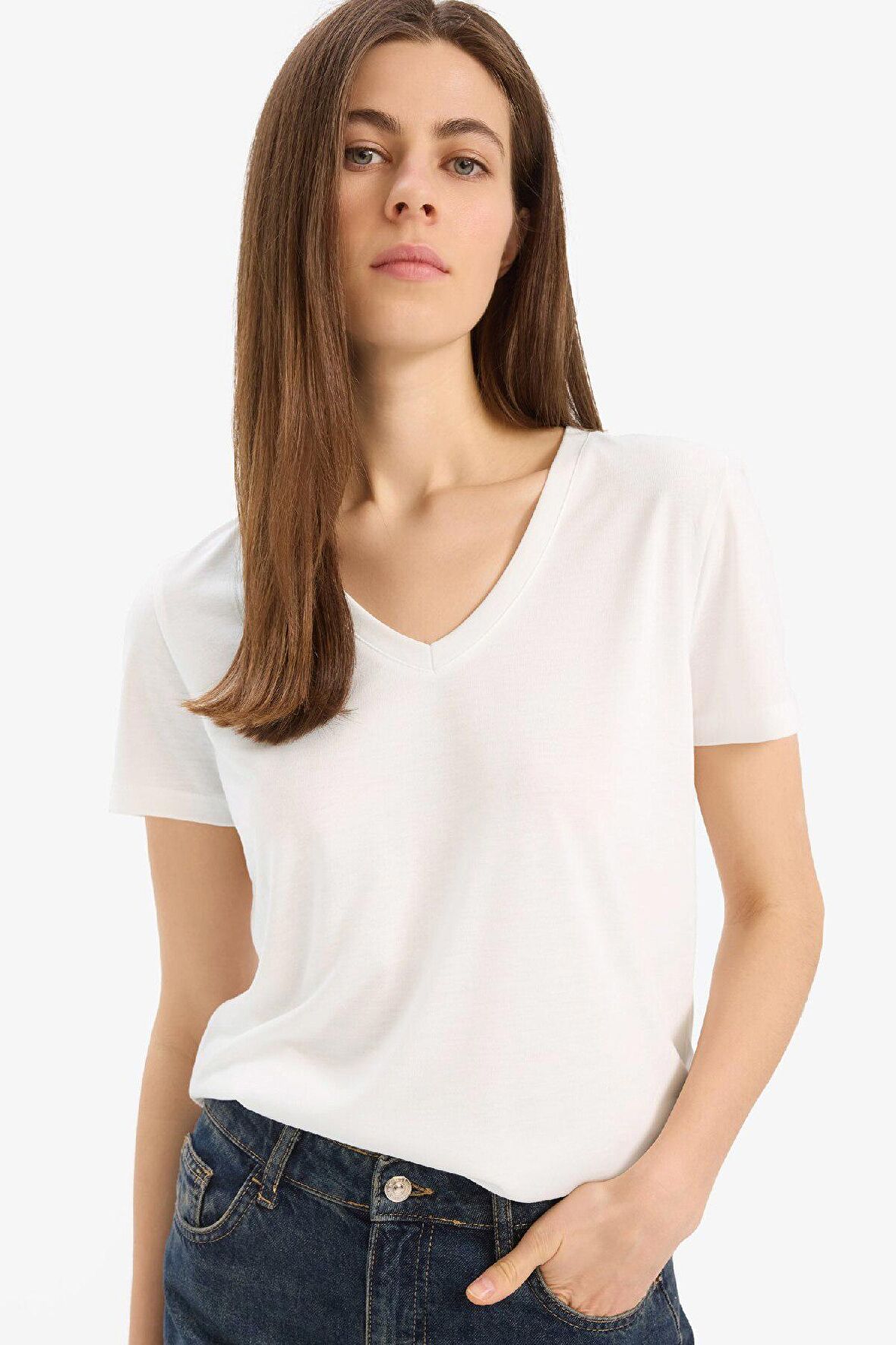 DeFacto x Afra Regular Fit V Yaka Basic Düz Kısa Kollu Tişört W9204AZ25SPER105