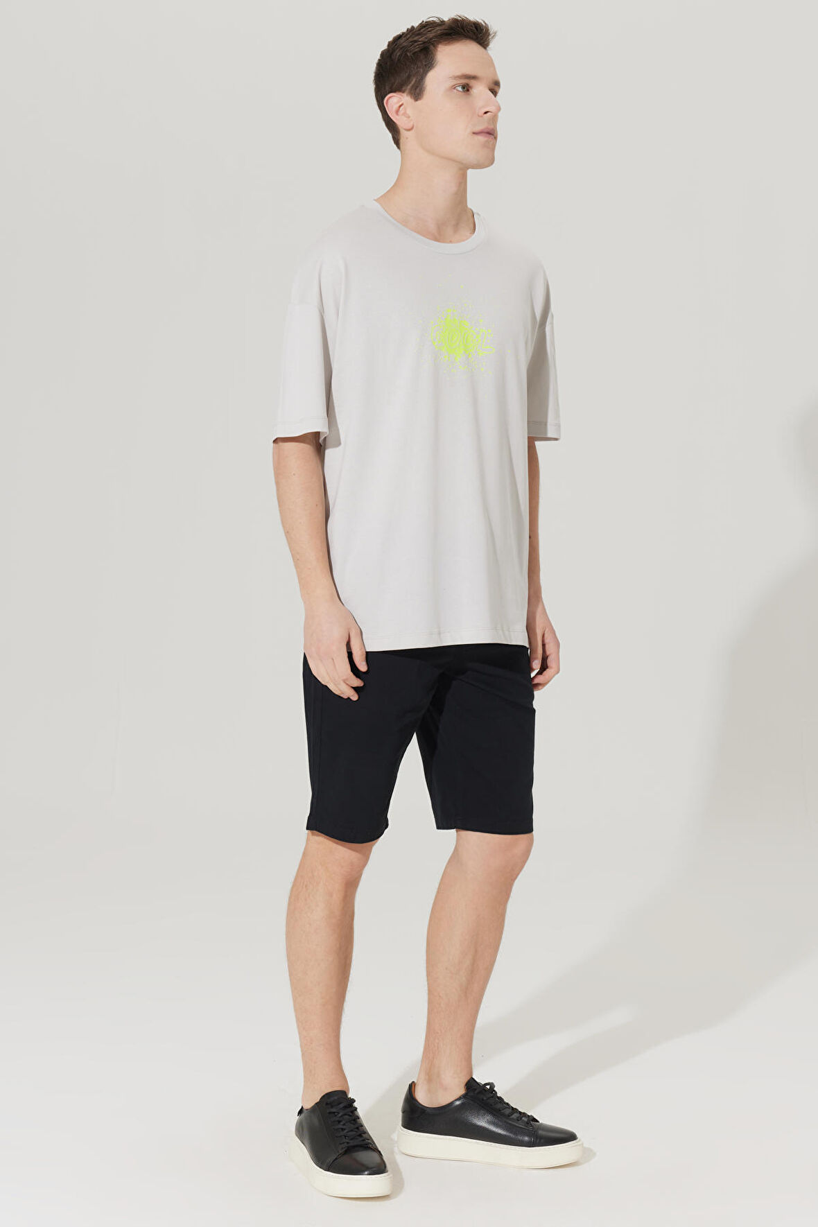 Slim Fit Dar Kesim Yan Cepli Chino Şort