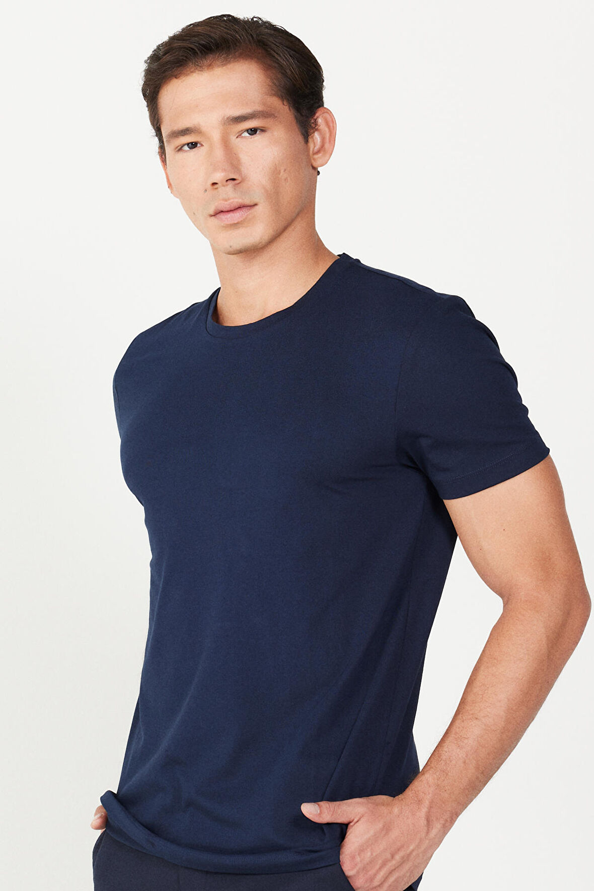 Erkek Lacivert Slim Fit Dar Kesim Bisiklet Yaka Pamuklu Kısa Kollu Tişört