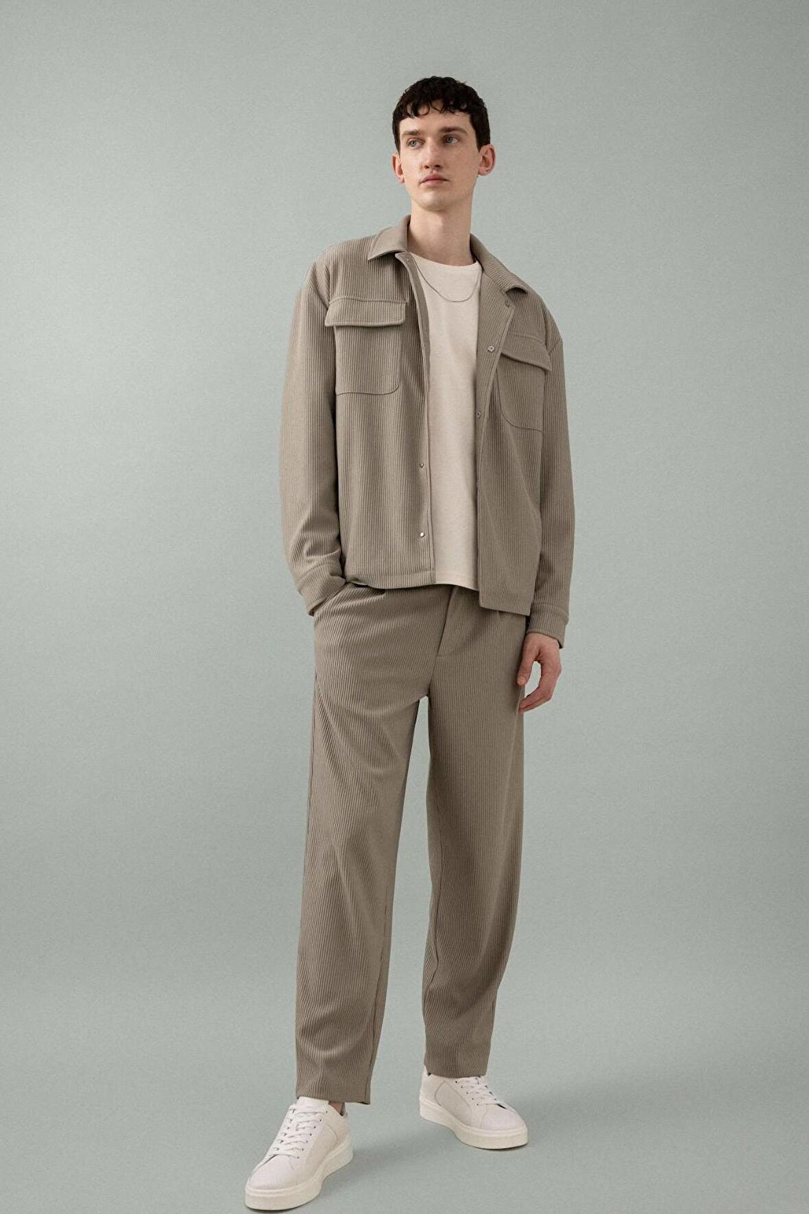 DeFacto Yazlık Kumaş Pantolon Tapered Fit Normal Kesim Düz Paça Her Yöne Esneyen B6584AX24SPKH400