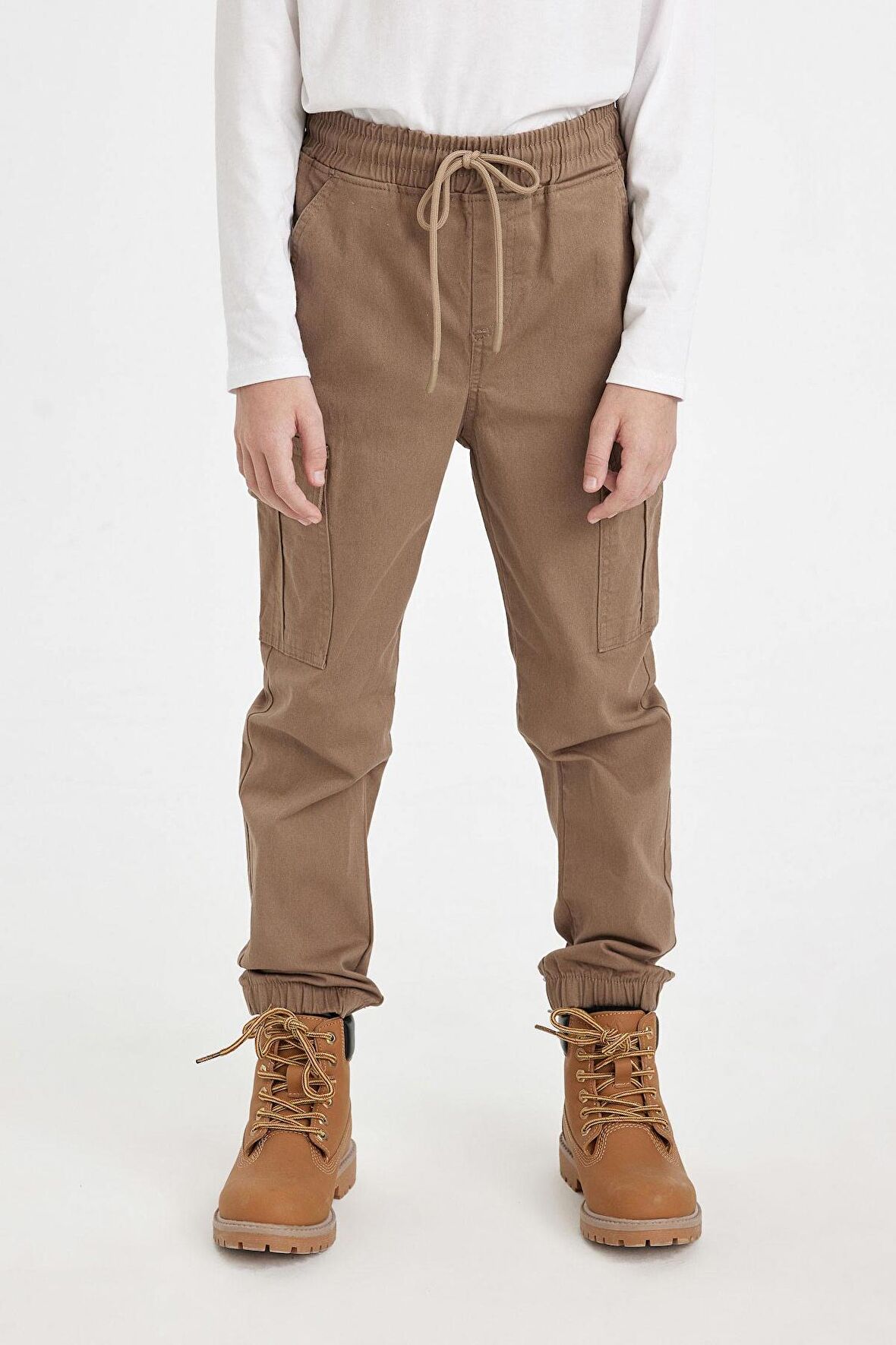 DeFacto Erkek Çocuk Kargo Cepli Beli Bağcıklı Lastikli Paça Cepli Jogger Gabardin Pantolon A9393A824AUBG80