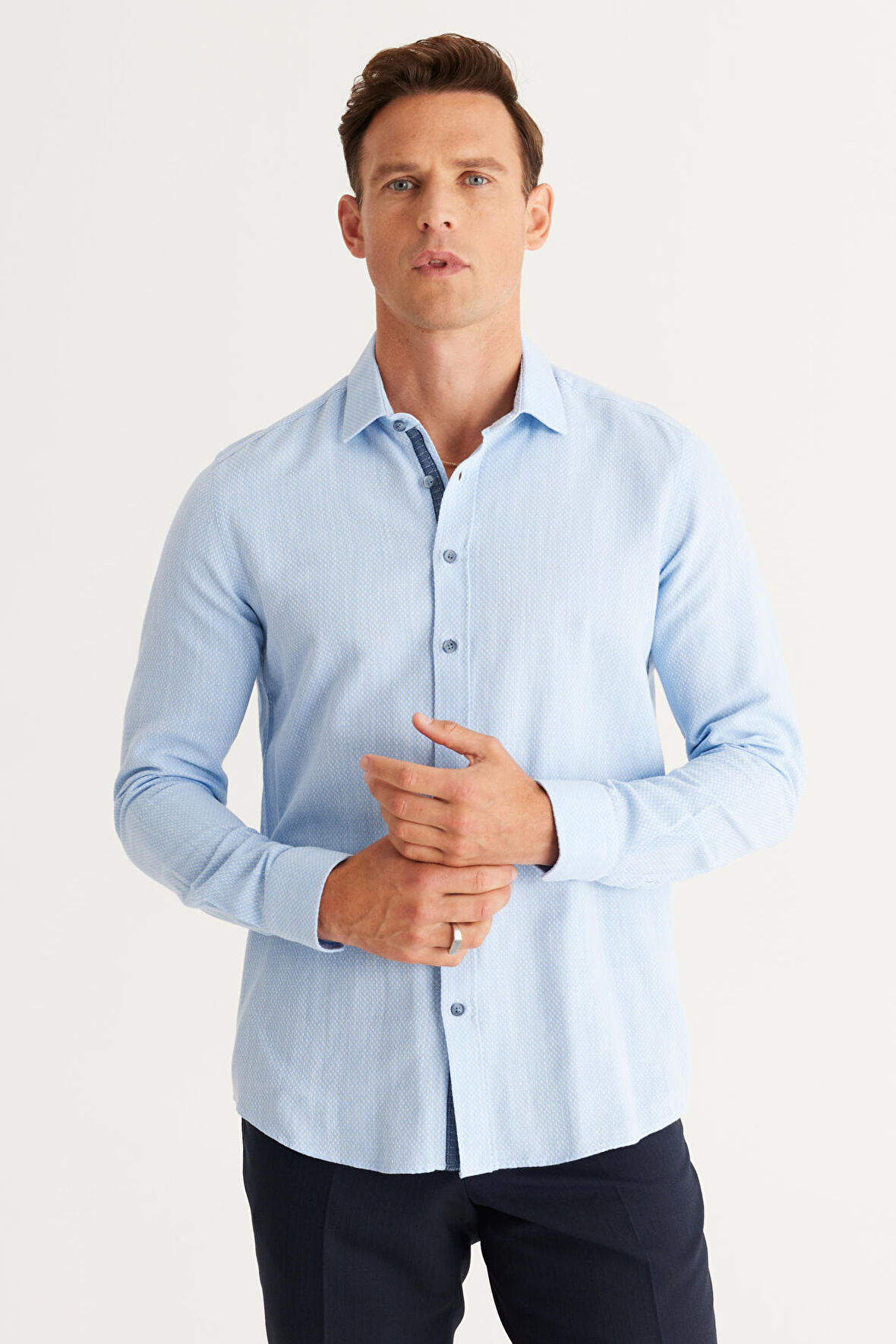 Erkek Mavi Slim Fit Dar Kesim Klasik Yaka %100 Pamuk Armürlü Gömlek