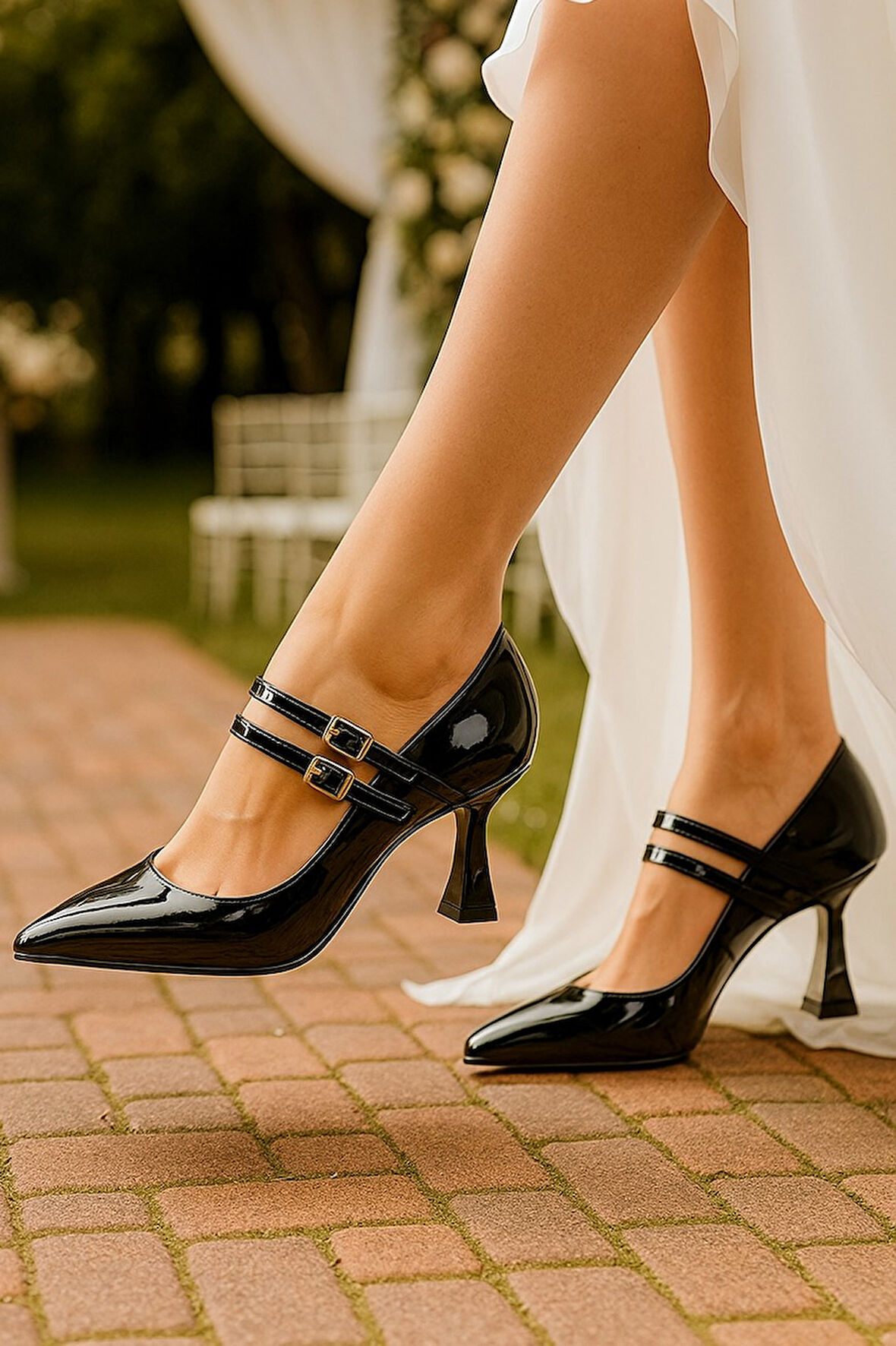 Günlük Kadın İnce Topuklu Sivri Burun Çift Bantlı Tokalı Abiye Ayakkabı 100