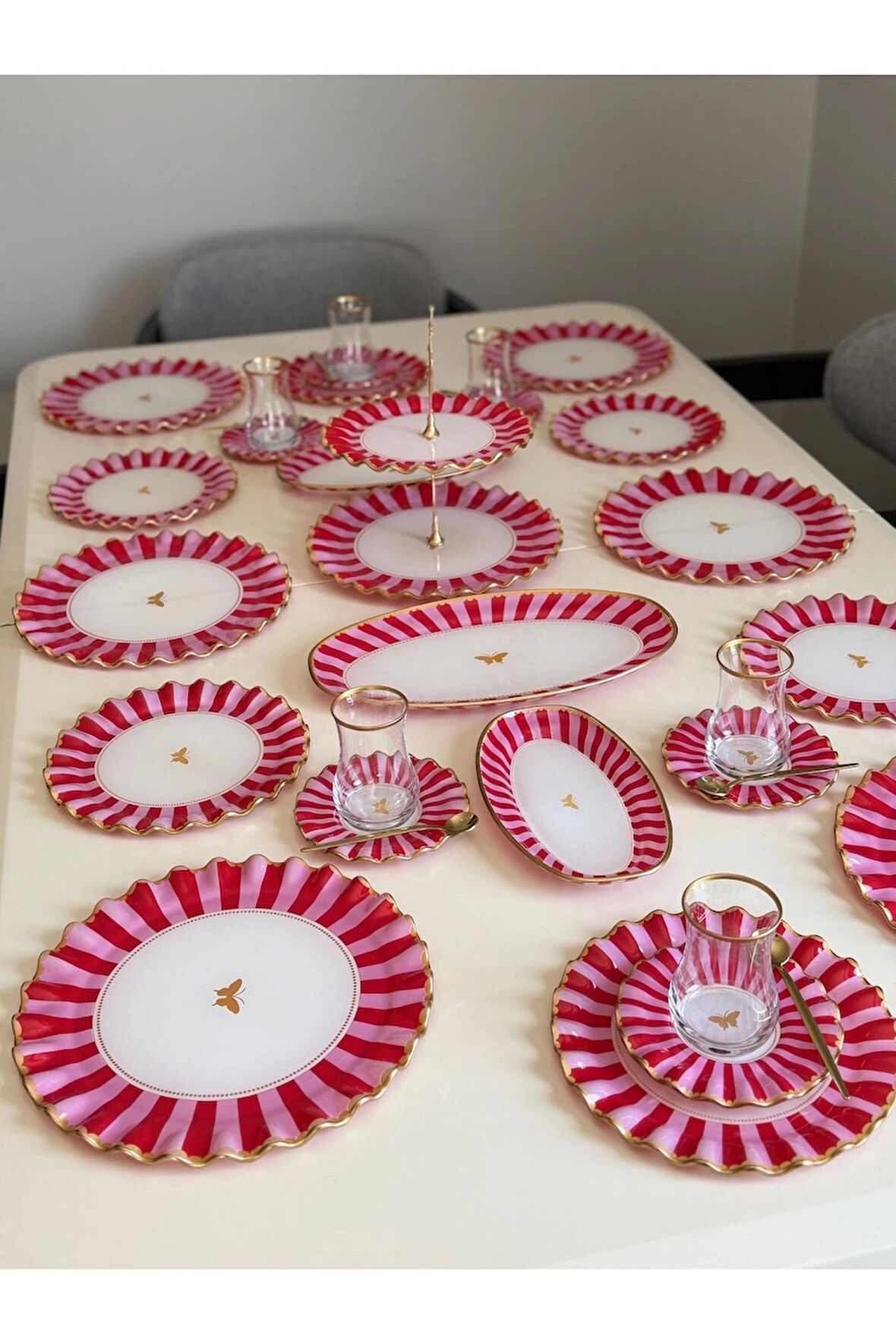 Pembe Kelebekli 34 parça 6 Kişilik Kahvaltı ve Çay Seti