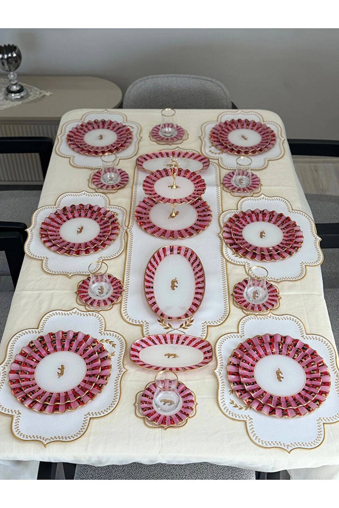 34 parça Lüks Leopar Desenli Kahvaltı ve Çay Takımı Seti