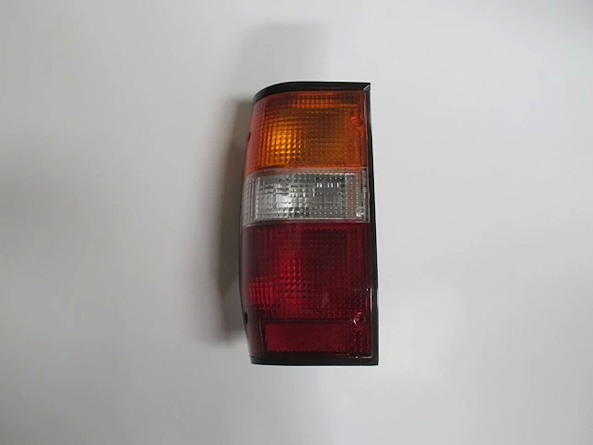 Mıtsubıshı L200- Pıck Up- 97/98; Stop Lambası Sol Siyah Sarı/Beyaz Kırmızı (Depo) (Oem No: Mb527101)