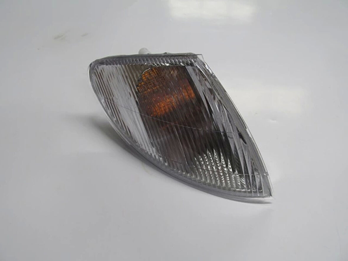 1998-1999 Renault Megane Ön Sinyal Sağ Beyaz (Pleksan) (Adet) (Oem No:7701040713)