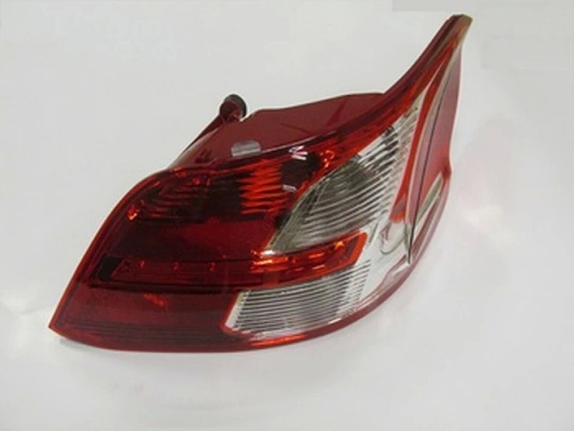 2013-2016 Peugeot 301 Stop Lambası Sağ Kırmızı-Beyaz (Pleksan) (Adet) (Oem No:9674807780)
