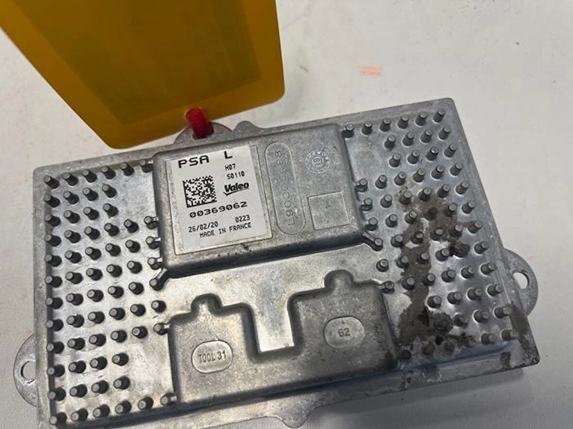 Xenon Far Beynı (Sol) Ledlı Psa 3008 / 5008 B.M 2016- (Oem No: 1674018380)