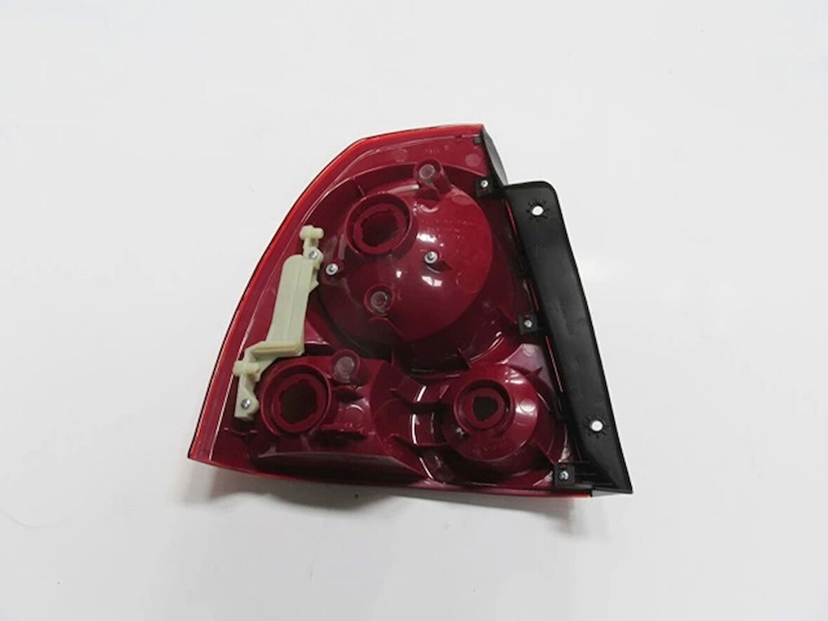 2003-2005 Hyundai Accent Admire Stop Lambası Sağ Kırmızı-Sarı-Beyaz (Mars) (Adet) (Oem No:9240225510)