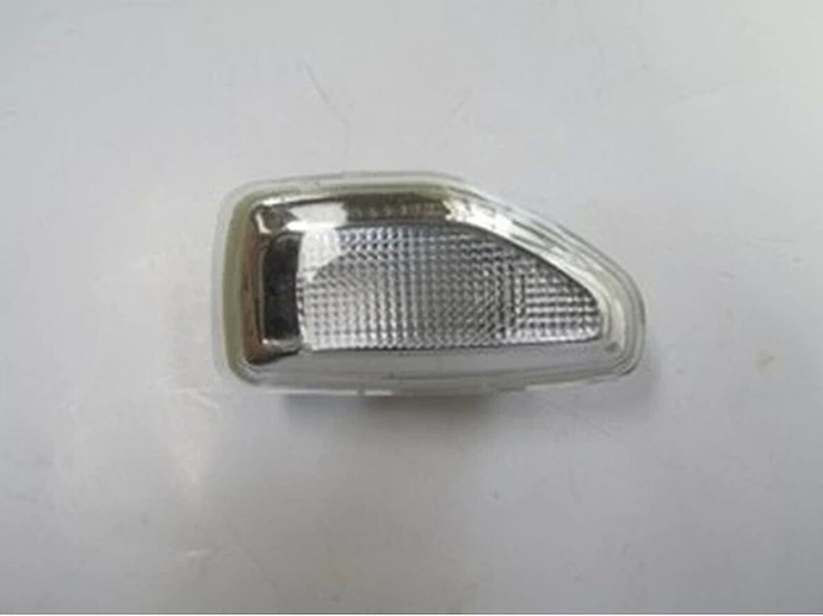2013-2019 Dacıa Sandero Çamurluk Sinyali Sol Beyaz (Famella) (Adet) (Oem No:261651140R)