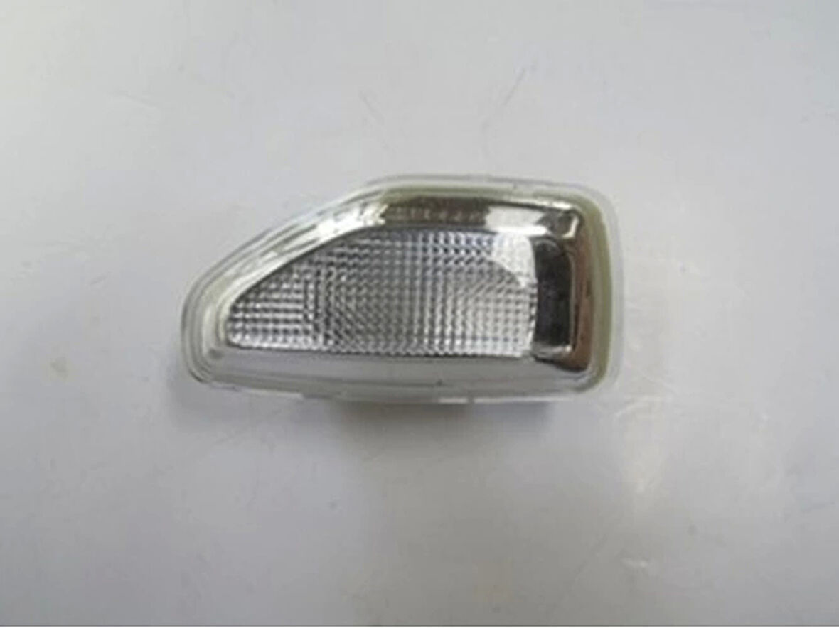 2013-2019 Dacıa Sandero Çamurluk Sinyali Sağ Beyaz (Famella) (Adet) (Oem No:261601801R)