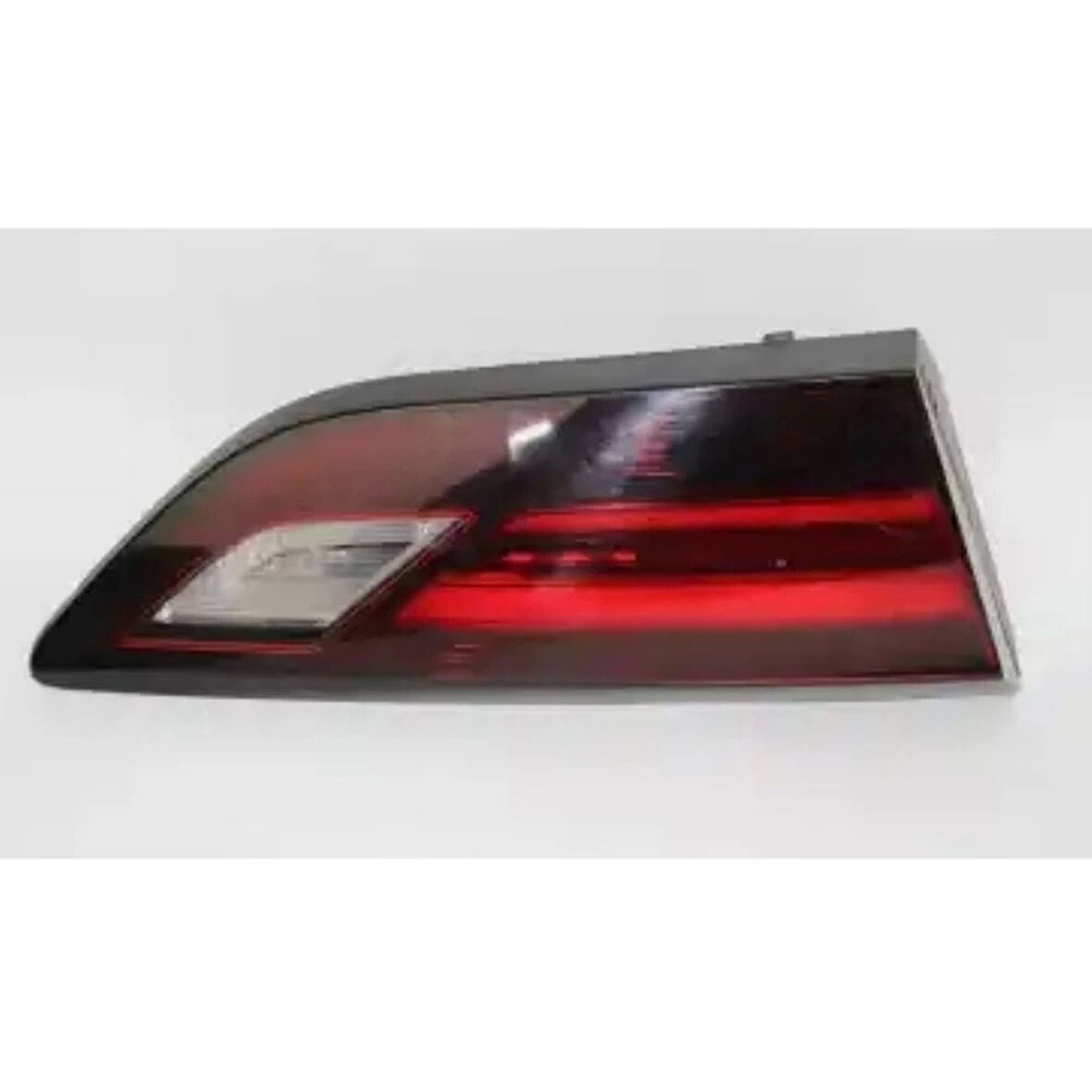 Stop Lambası İç  Sol Ledlı Opel Astra K Bm 16- (Oem No: 13401166)