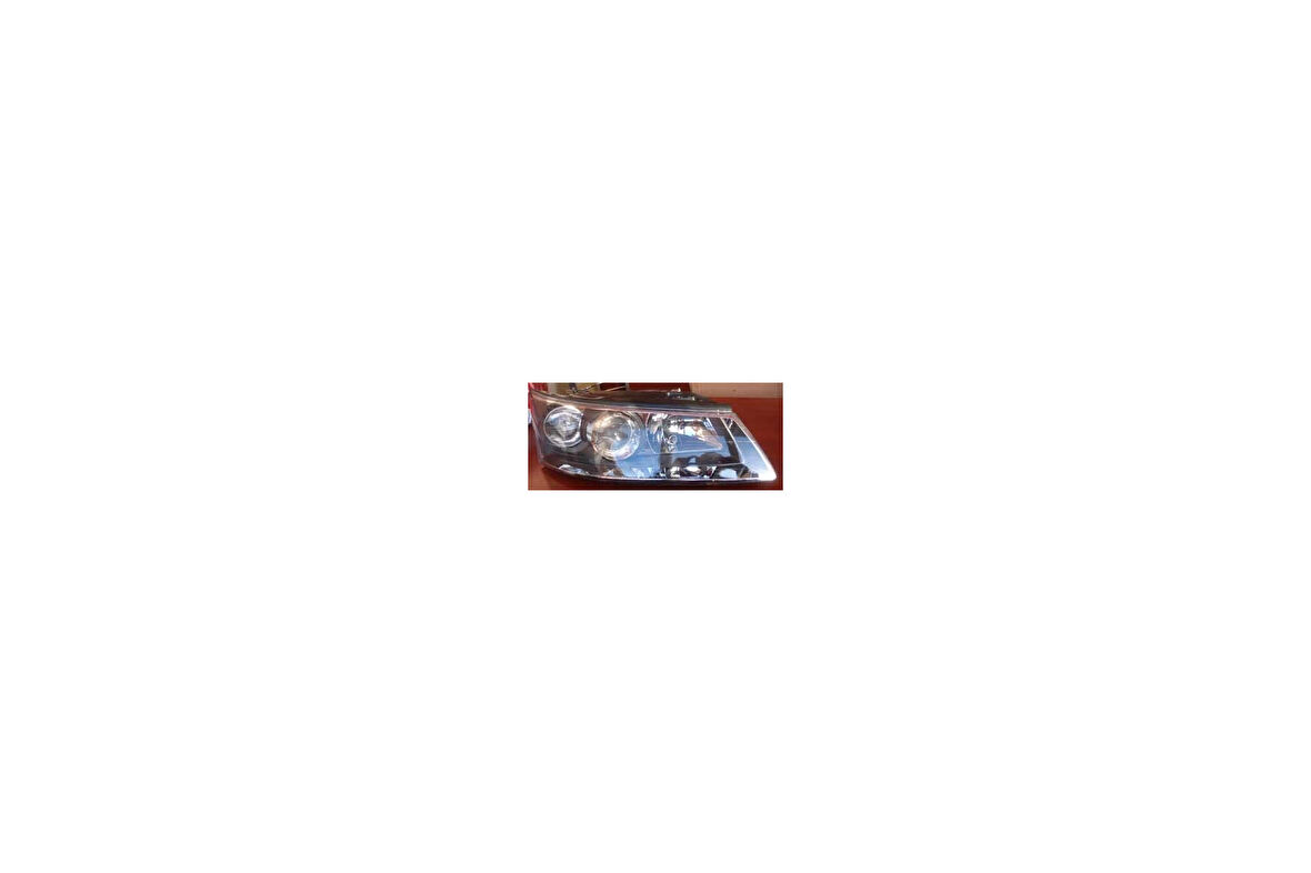 Hyundaı Sonata- 06/08; Far Lambası Sağ Elektrikli/Motorsuz/Mercekli (H7/H1) (Famella) (Oem No: 92102-3K020)