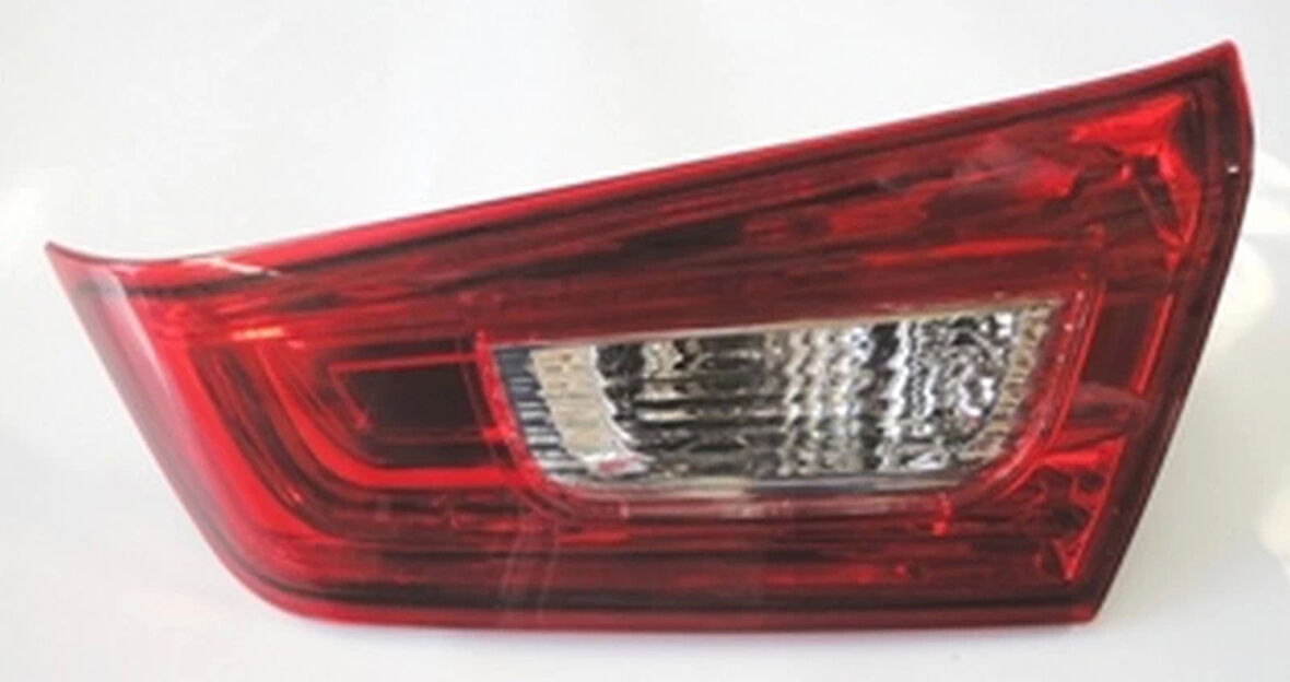 2011-2016 Mitsubishi Asx İç Stop Lambası Sağ Kırmızı-Beyaz (Famella) (Adet) (Oem No:8336A088)