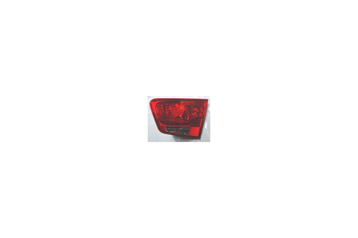 Kıa Cerato- 10/11; İç Stop Lambası Sağ Kırmızı/Beyaz (Famella) (Oem No: 92404-1M010)