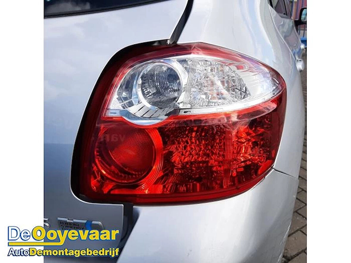 Stop Lambası Aurıs 10-12 Sağ (Oem No: 81551-02540)