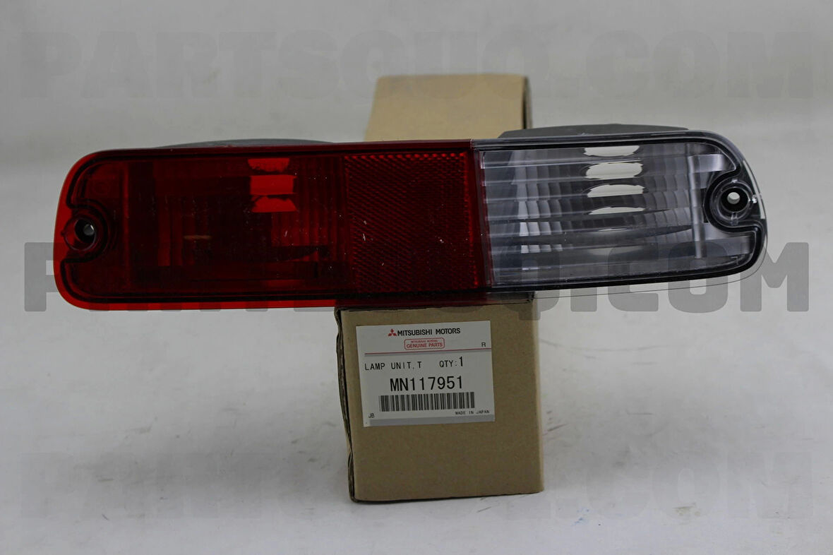 Stop Lambası Sol Alt : Arka Tampon Japon Pajero (V7) 3.2 Dı-D 03-06 (Oem No: Mn117951)